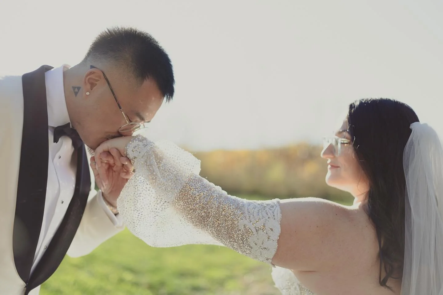 Still obsessed with this wedding. Beautiful couple at the beautiful Arlington Estate. 

#WeddingPhotography #WeddingPhotographer #ArlingtonEstate #WeddingPhotographerToronto #InstaLove #BrideAndGroom #TorontoPhotography #WeddingPhotos #CouplePhotos #