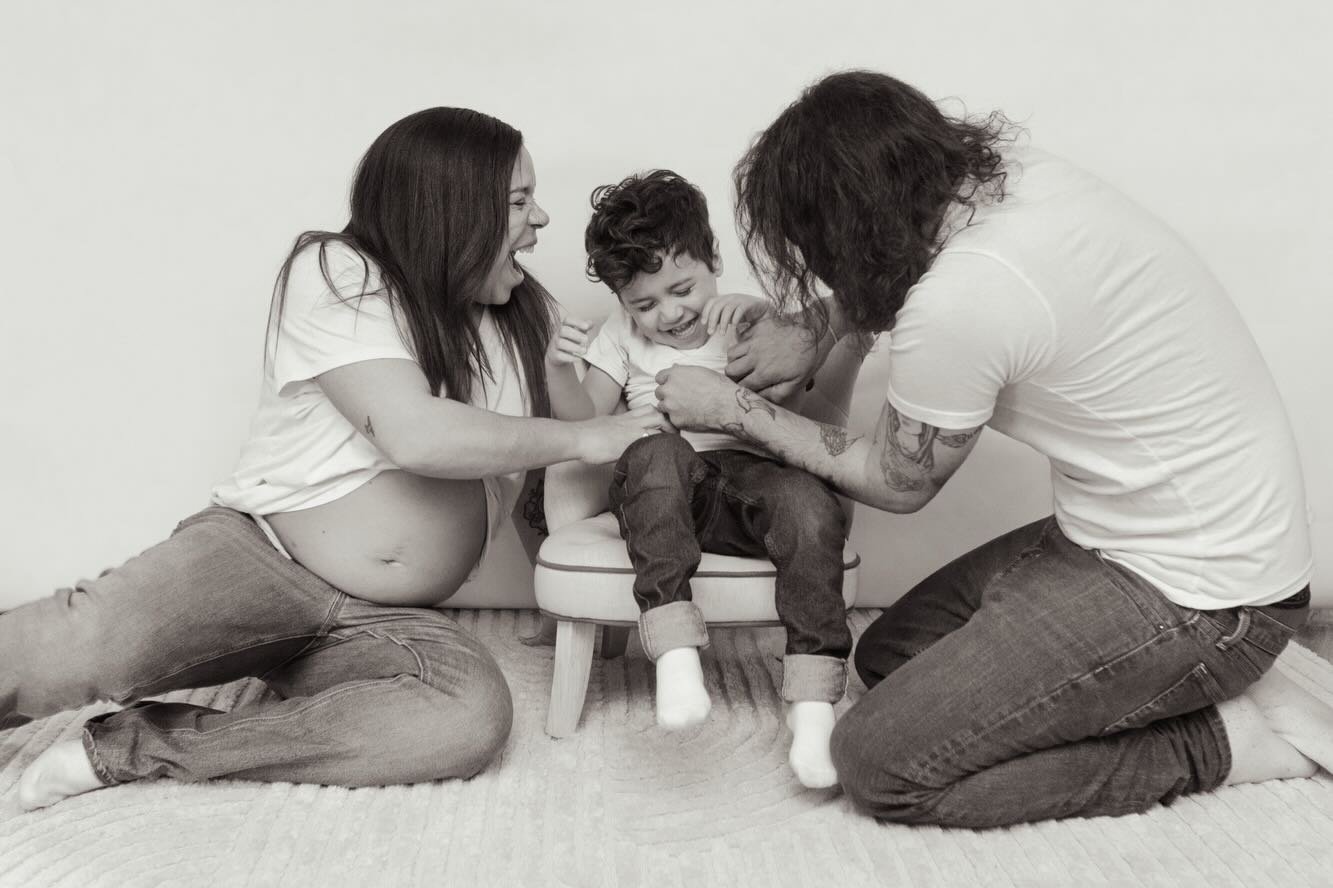Beautiful family! Adding one more member soon.
#familyphotos #familyphotography #maternityphotoshoot #photostudio #portraitphotographer