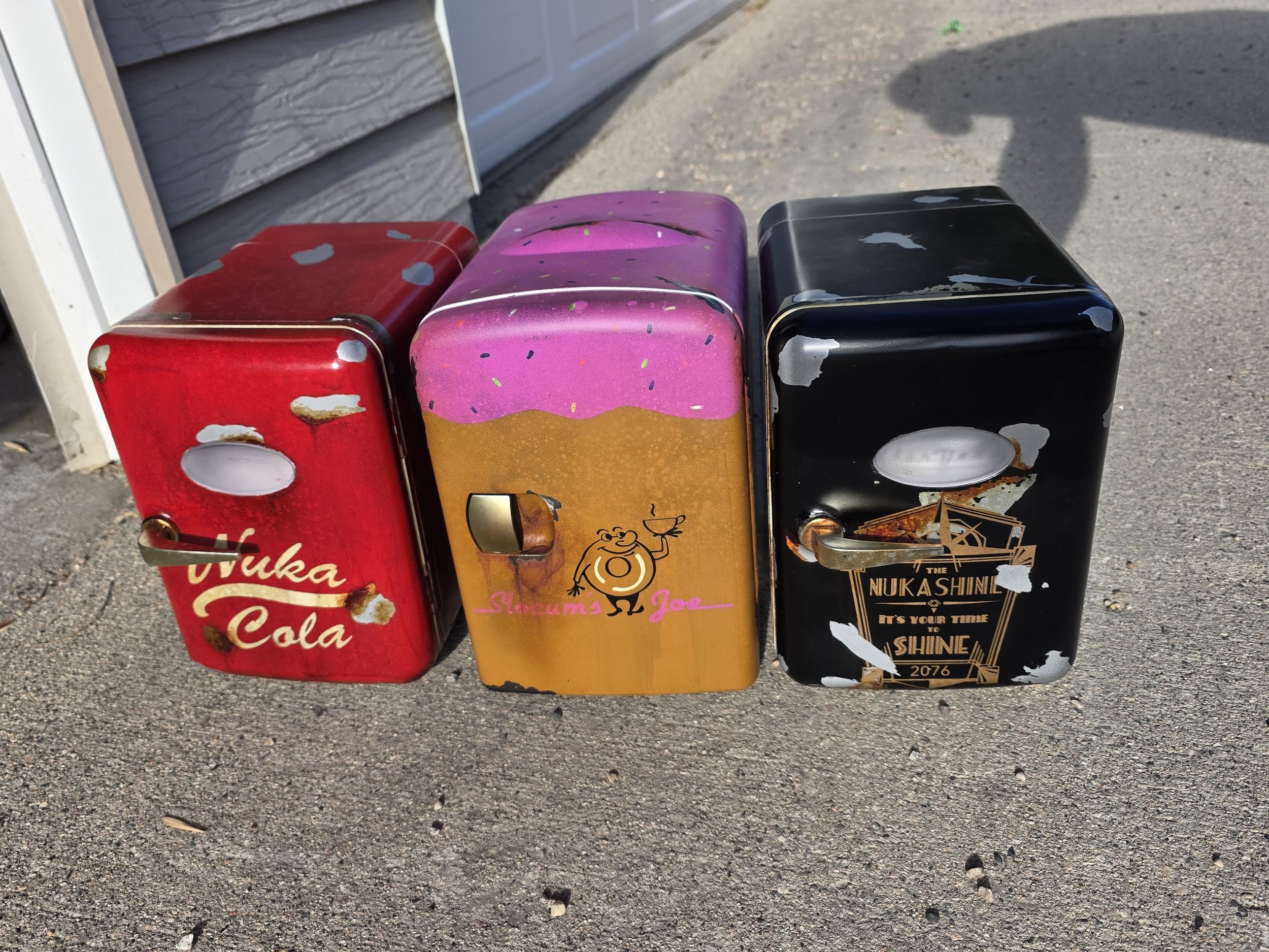 Hand Painted Fallout Mini Fridge – Nuka-Cola Style Cooler with Car & Wall Power | Gaming Collectible