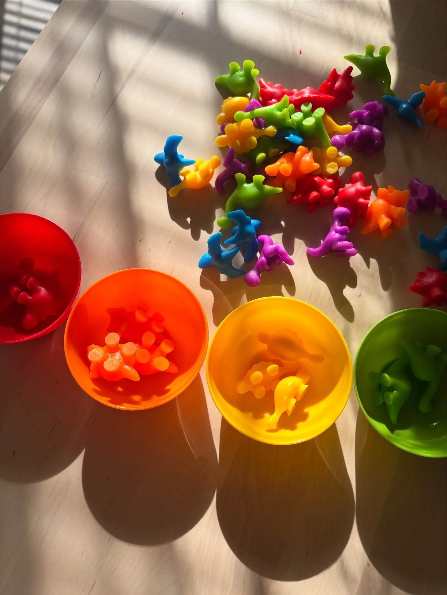 Golden hour makes plastic dinosaurs look magical and makes after-school sessions even more fun ✨

I still have some after school spots available this fall! Click the link in bio to connect 💛

#slp #privatepractice #privatepracticeslp #speechtherapis