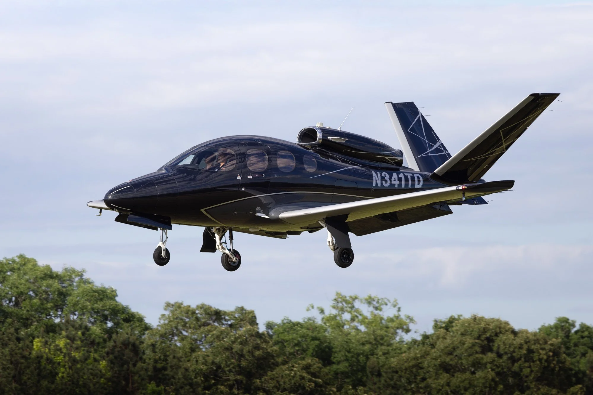 Cirrus G2+ Vision Jet (N341TD) owned by G3 Aviation LLC landing at St. Mary's County Regional Airport (2W6) after a flight from North Central State Airport (SFZ) in Rhode Island.