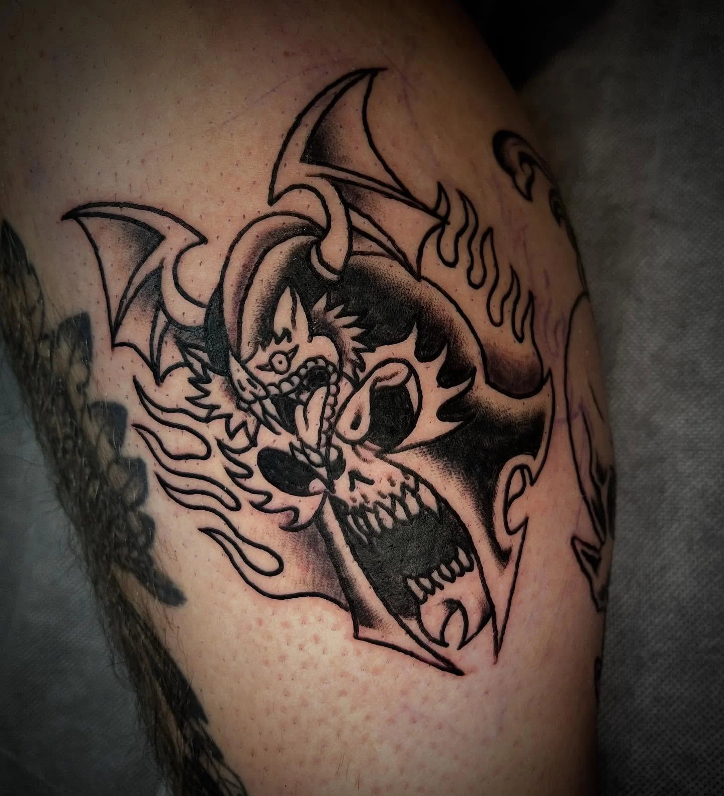 Black and grey variant from my flash! 

Thanks heaps @baileynicholass, always a pleasure 🤝 

@vintagescarecrow 

#tattoo #tradtattoo #traditionaltattoo #traditional #flash #flashtattoo #colour 
#colourtattoo #adelaideartist #southaustralia#adelaidet