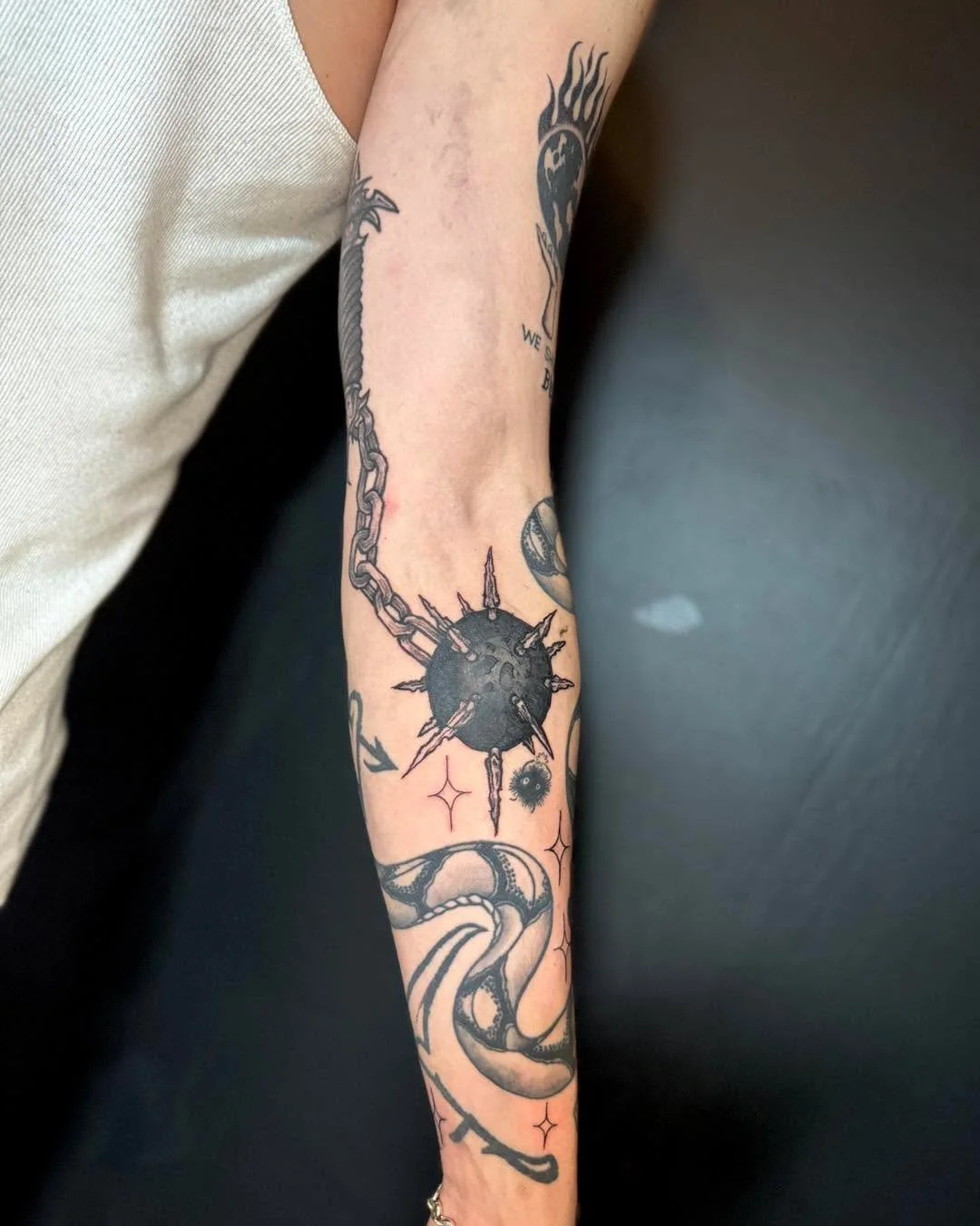 Such a cool idea to fill this gap for this client done by @saturnine_ttt 🫶

We&rsquo;re seeing some very cool pieces come out of Sam&rsquo;s room lately, you better send him a DM to get in while you still can 🫢

#tattoo #tattoos #tattooartist #adel