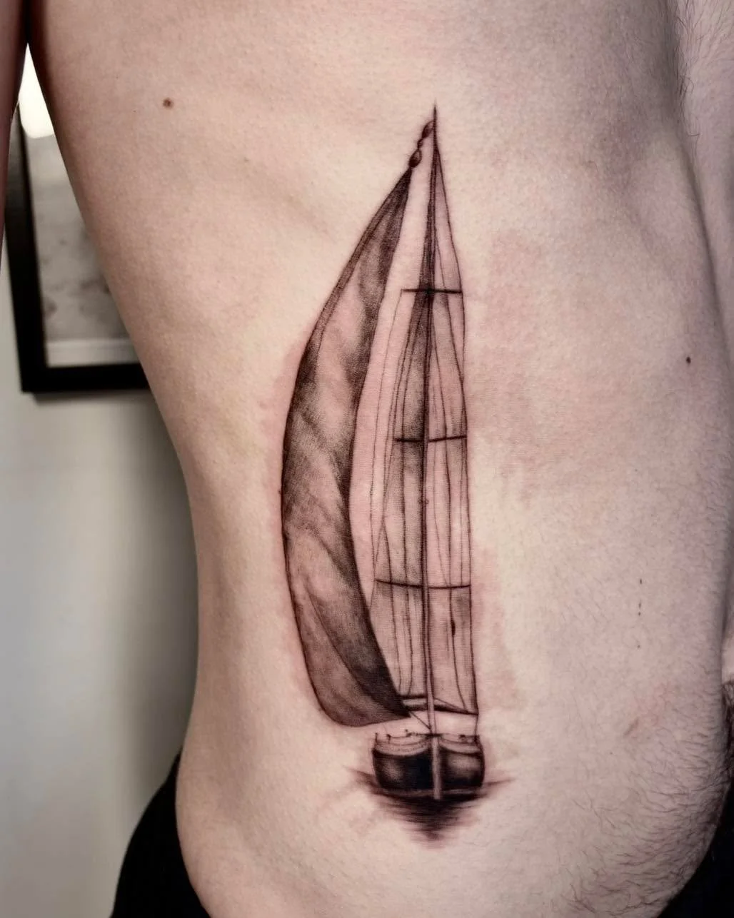 So much detail in this stunning sail boat piece done by @houdini.ink recently 🫶 We&rsquo;re not sure if there&rsquo;s anything Bec can&rsquo;t do at this point 🫢

Bec is only taking on very limited spots still since coming back from maternity leave