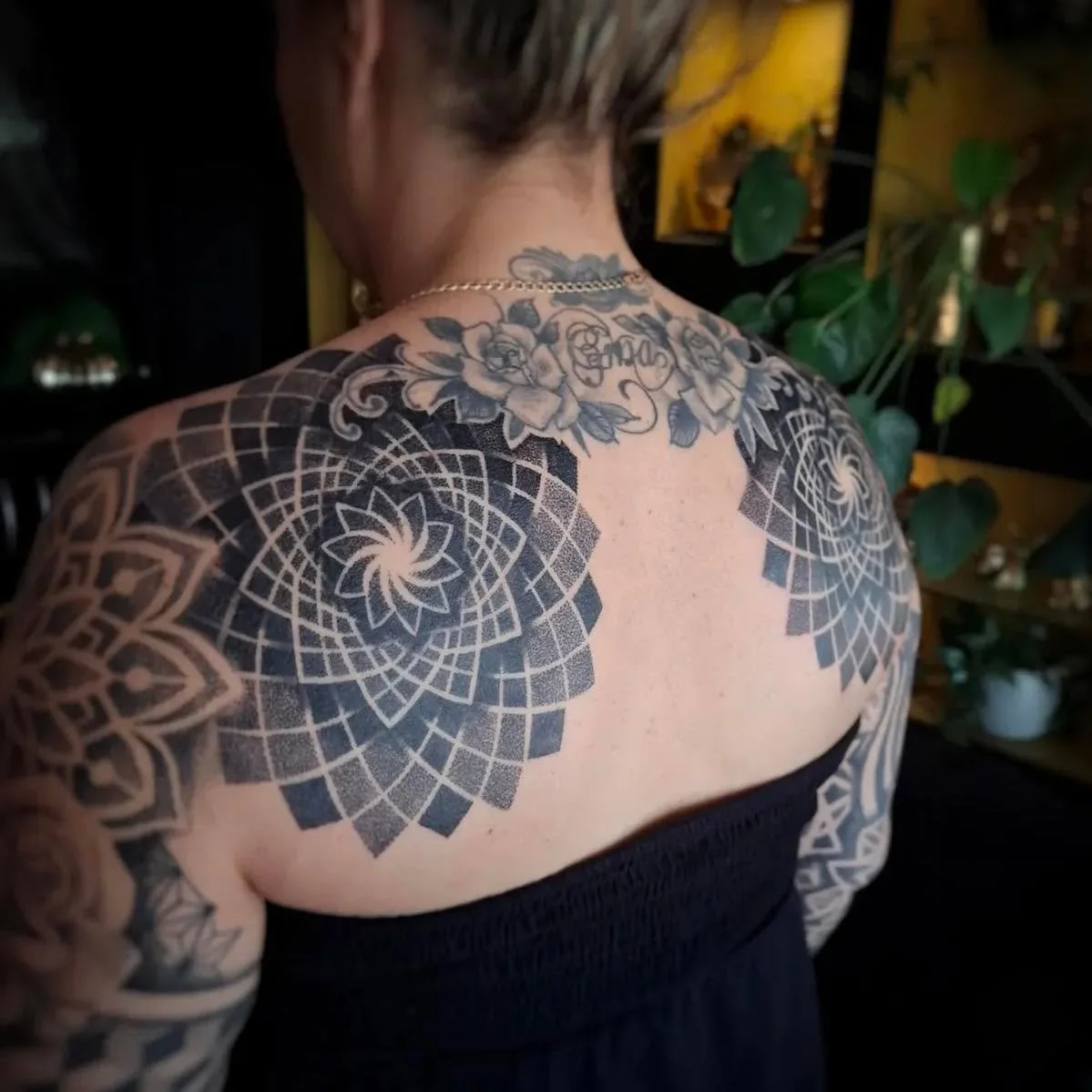 Absolutely insane progress on this clients collection of dots they&rsquo;ve been working on with @k.j.dot 🫶

KJ&rsquo;s books for the rest of the year are filling up fast so send him a DM to get all booked in and we&rsquo;ll see you in the studio ❤️
