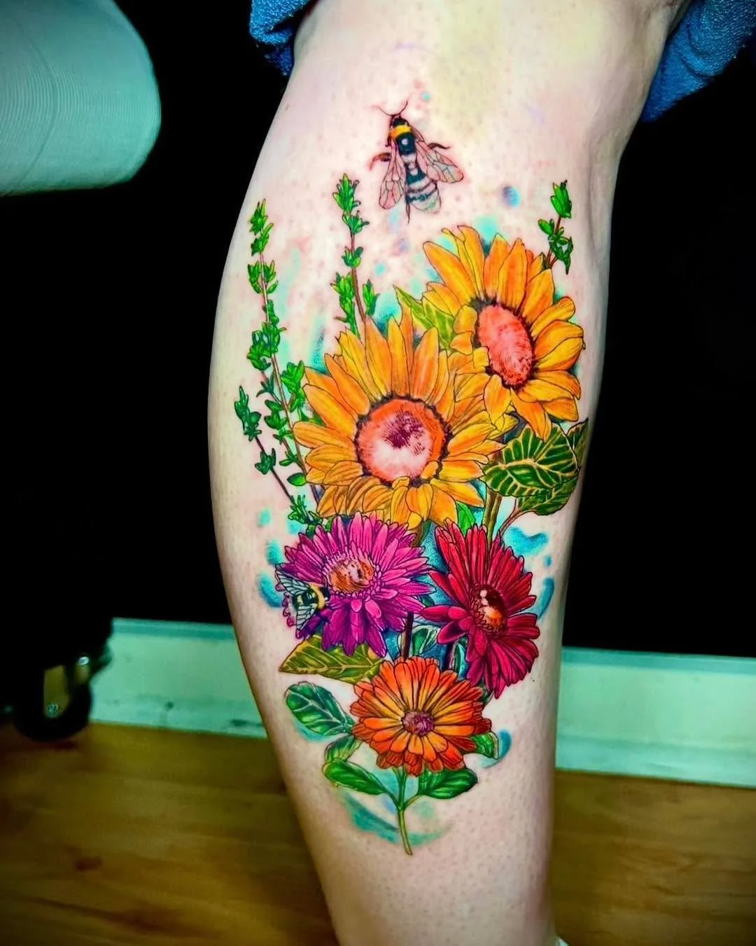 Is anyone else as excited as we are to have the colour queen herself @cloud.tattoos back in the studio in just over a month ❤️&zwj;🔥

Claudia only has a couple of spots left in Jan and Feb and then her books will be full up so head over to our websi