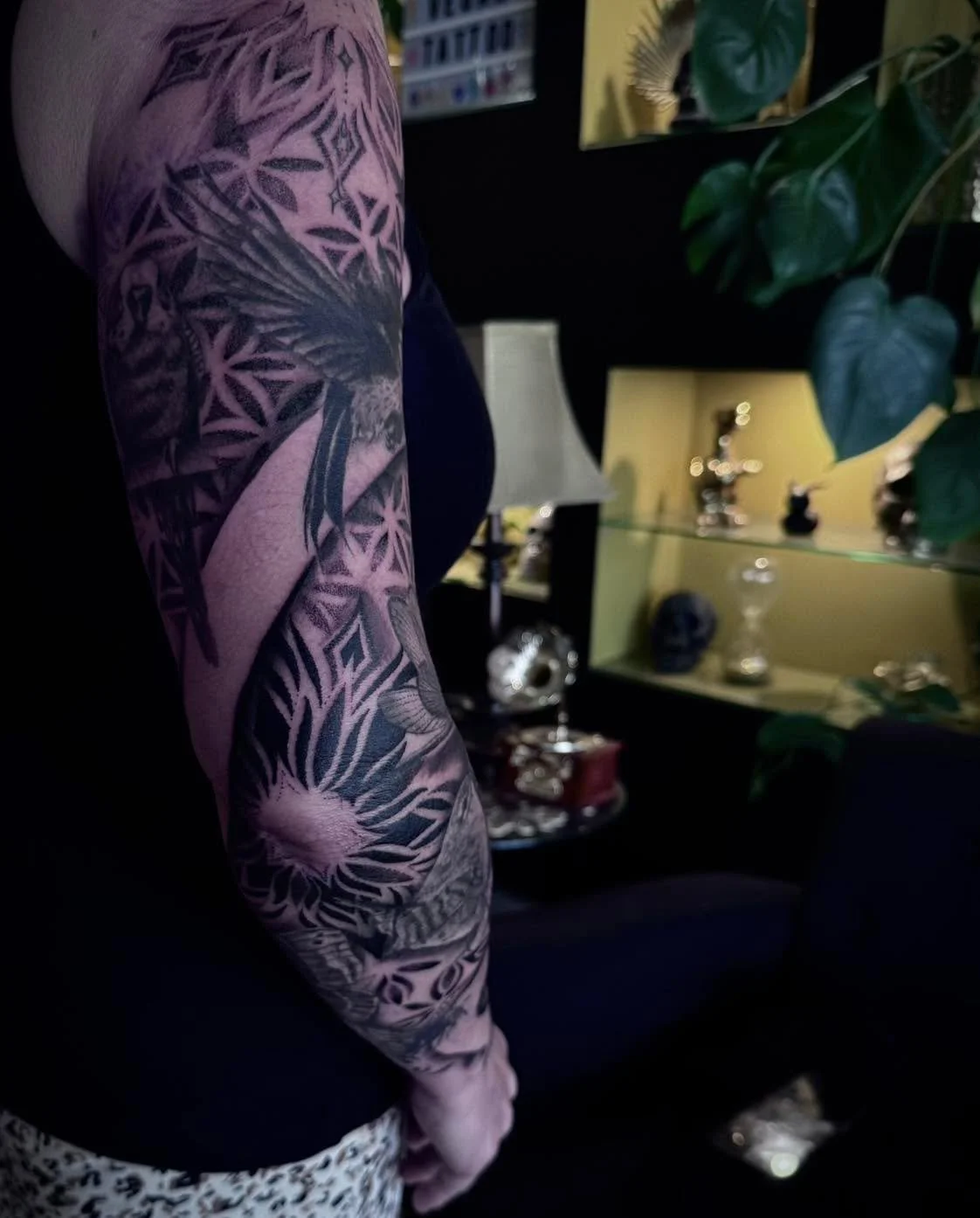 finally got the chance to complete this sleeve for Kerri! this has been an absolute passion project for me and i am absolutely thrilled with how it turned out! cannot wait to see it healed! 

done at vintagescarecrow ❤️

#realismart #realismtattoo #g