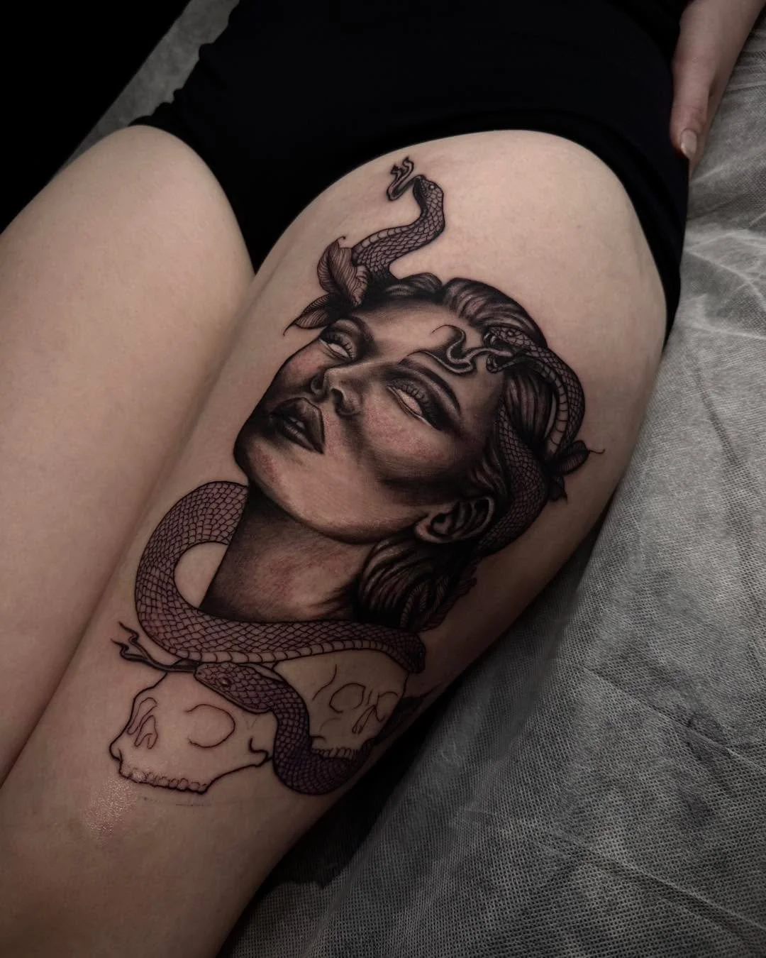 first session done on a big project for Charlotte! full leg sleeve loading! 

done at vintagescarecrow

#realismart #realismtattoo #greywashtattoo #realism #greywash #tattoos #tattooart #tattooideas #newtattoo #originaltattoo #flashtattoo #rain_tatto