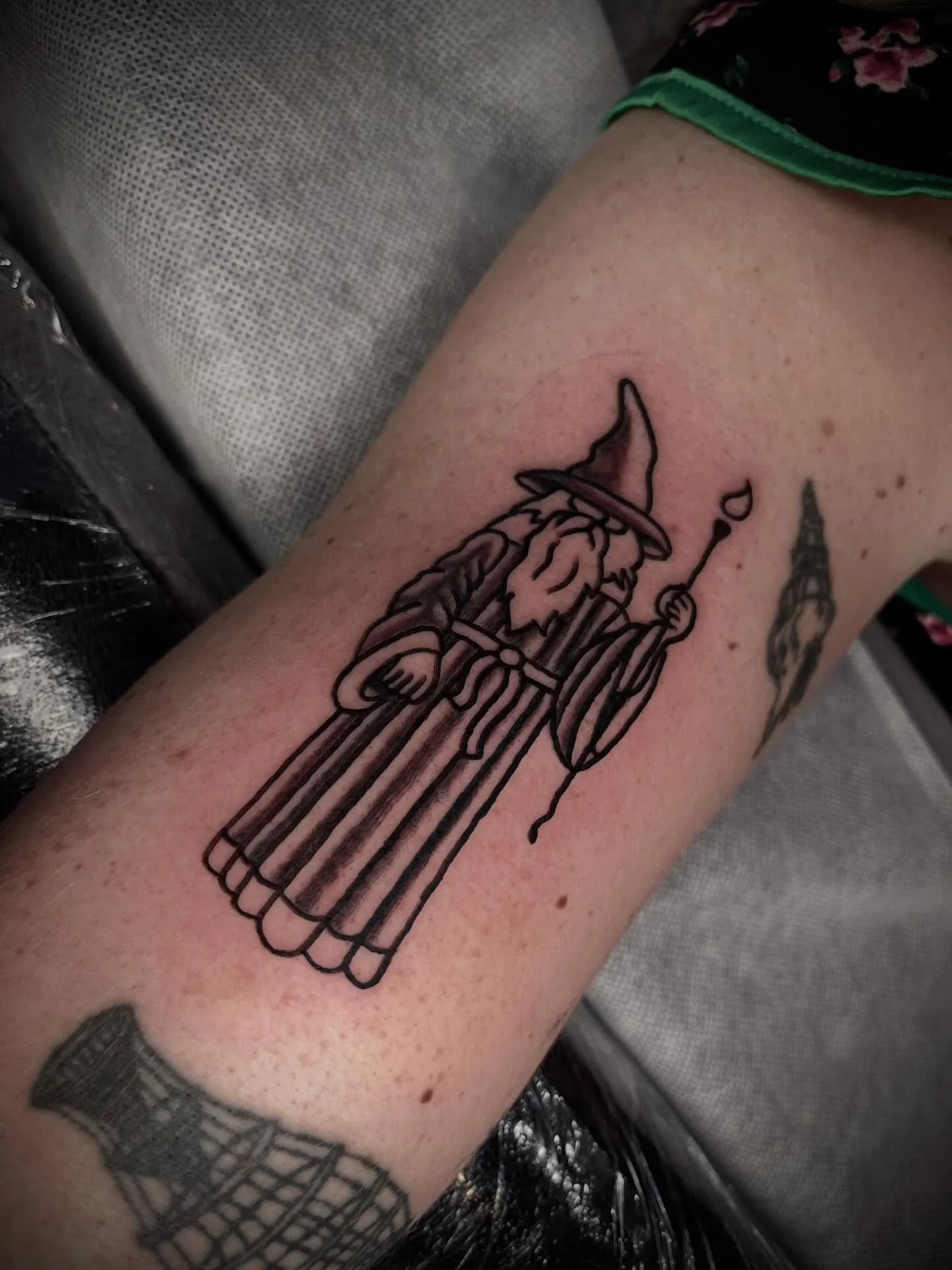 🧙 

Heaps of fun doing some flash from a while ago!

@vintagescarecrow 

#wizardtattoo #blackandgreytattoo #flashtattoo #adelaidetattoo #adelaide