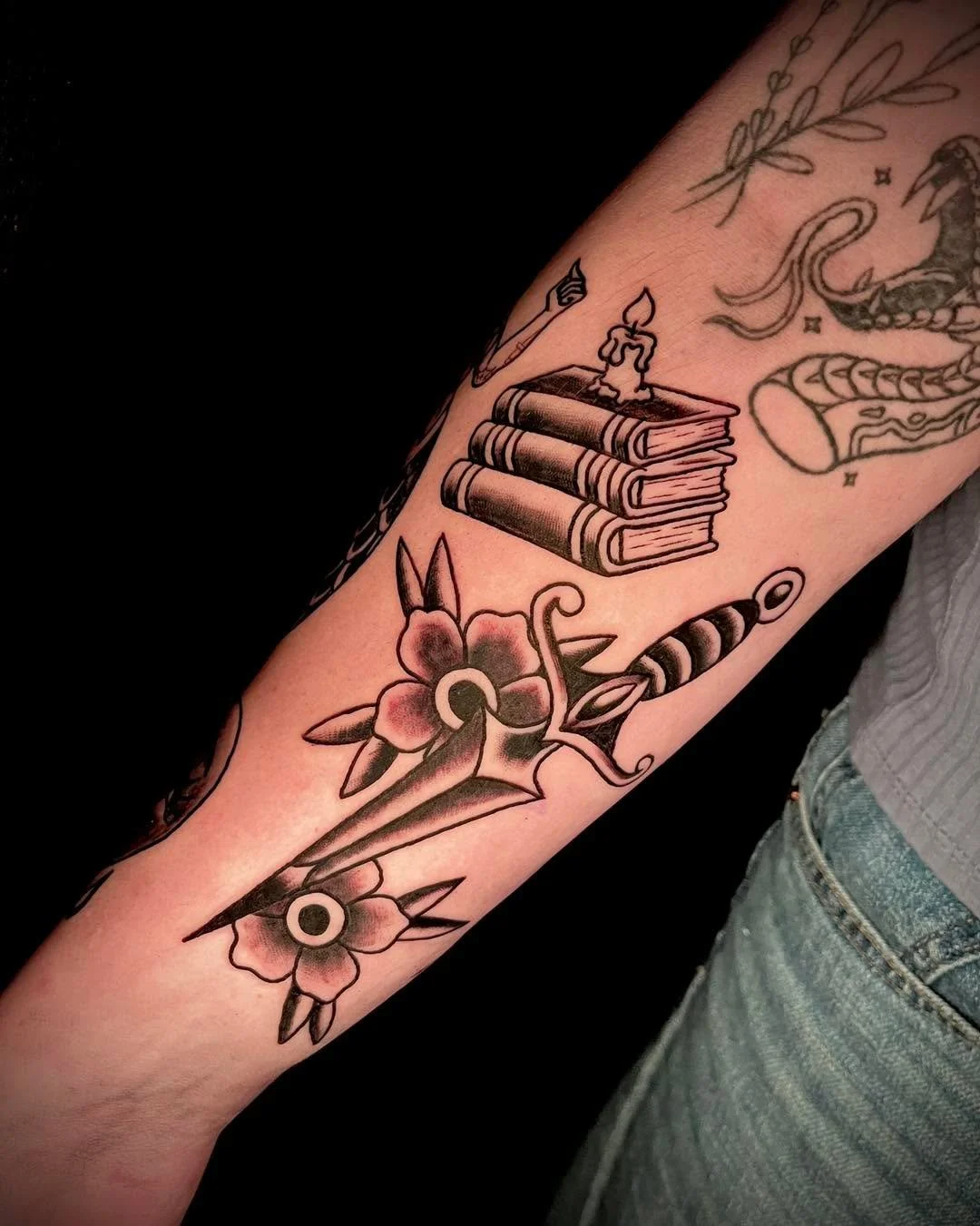 Some very cool additions to this client&rsquo;s sleeve by @lkw_tattoos 🫶

Liam&rsquo;s books are filling fast, all the way through to June, with his next full day session not available until June 5th 👀 If you&rsquo;ve been thinking about booking, n
