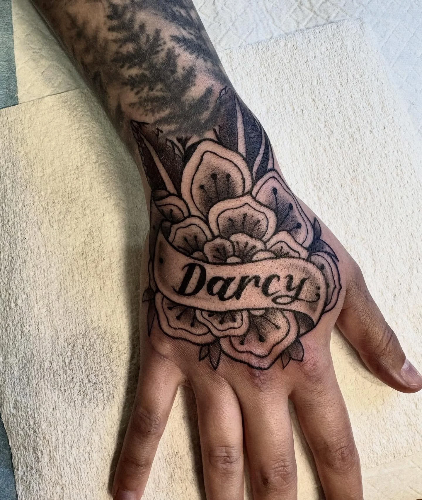 Other hand done for Sam! Both her kids on each hand now. Thanks girly 🖤