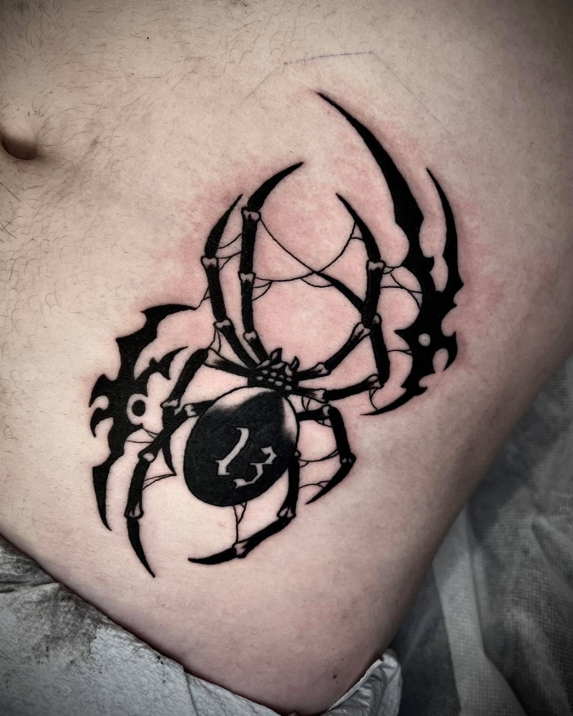 We&rsquo;ve seen some very cool spider designs lately, this one by @lkw_tattoos has got to be one of our favourites though! 🕷️

Liam is booked up all the way until June and spaces are super limited even then, so send him a DM now to secure your spot