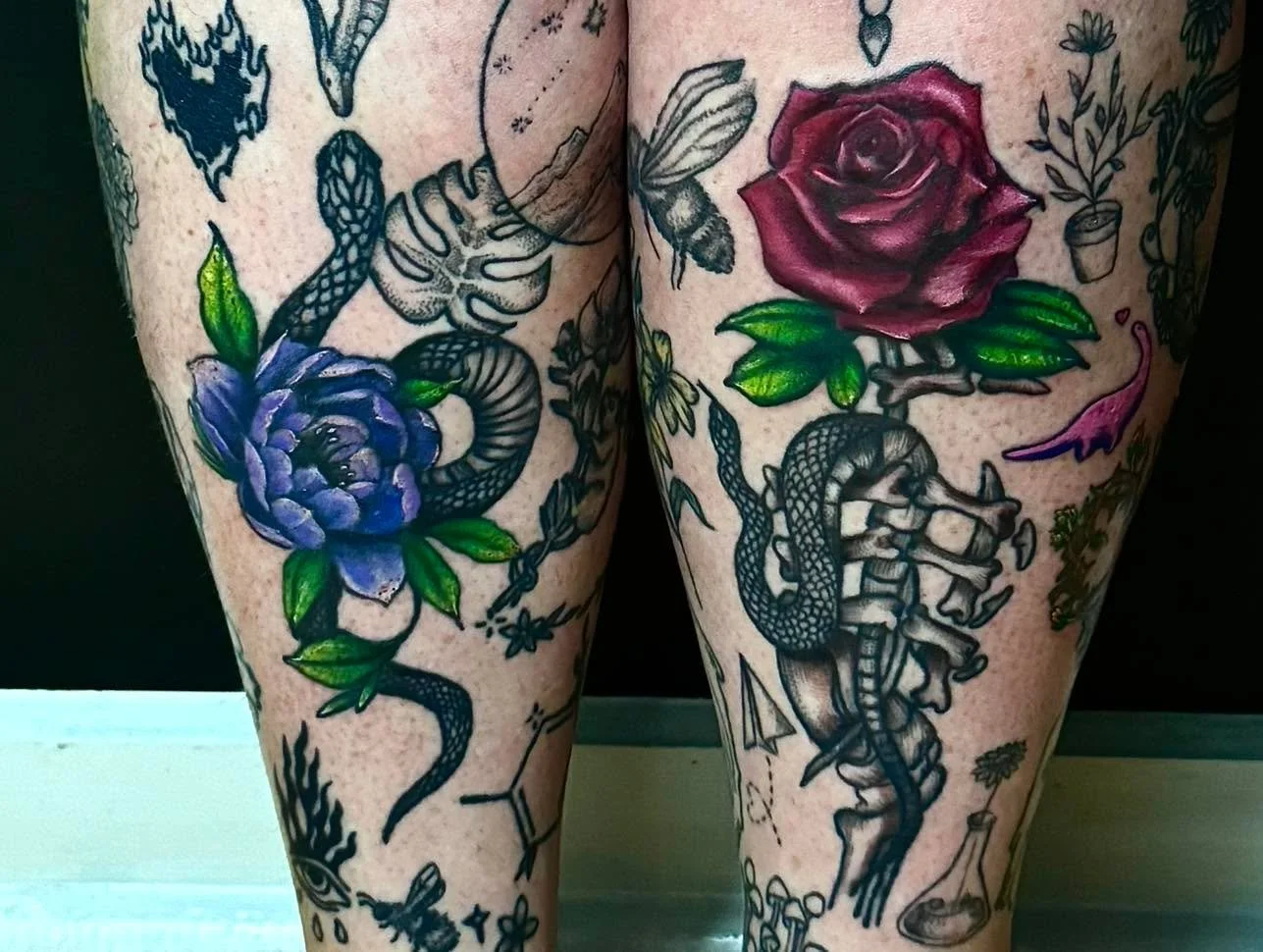 had the opportunity to rework these tattoos for my sister! i did these tattoos very early in my career and it was such a fun time to add some colour to them! 

#blackandgreytattooing #blackinktattoo #oneofakind #inked #adelaidetattoos #customtattoo #