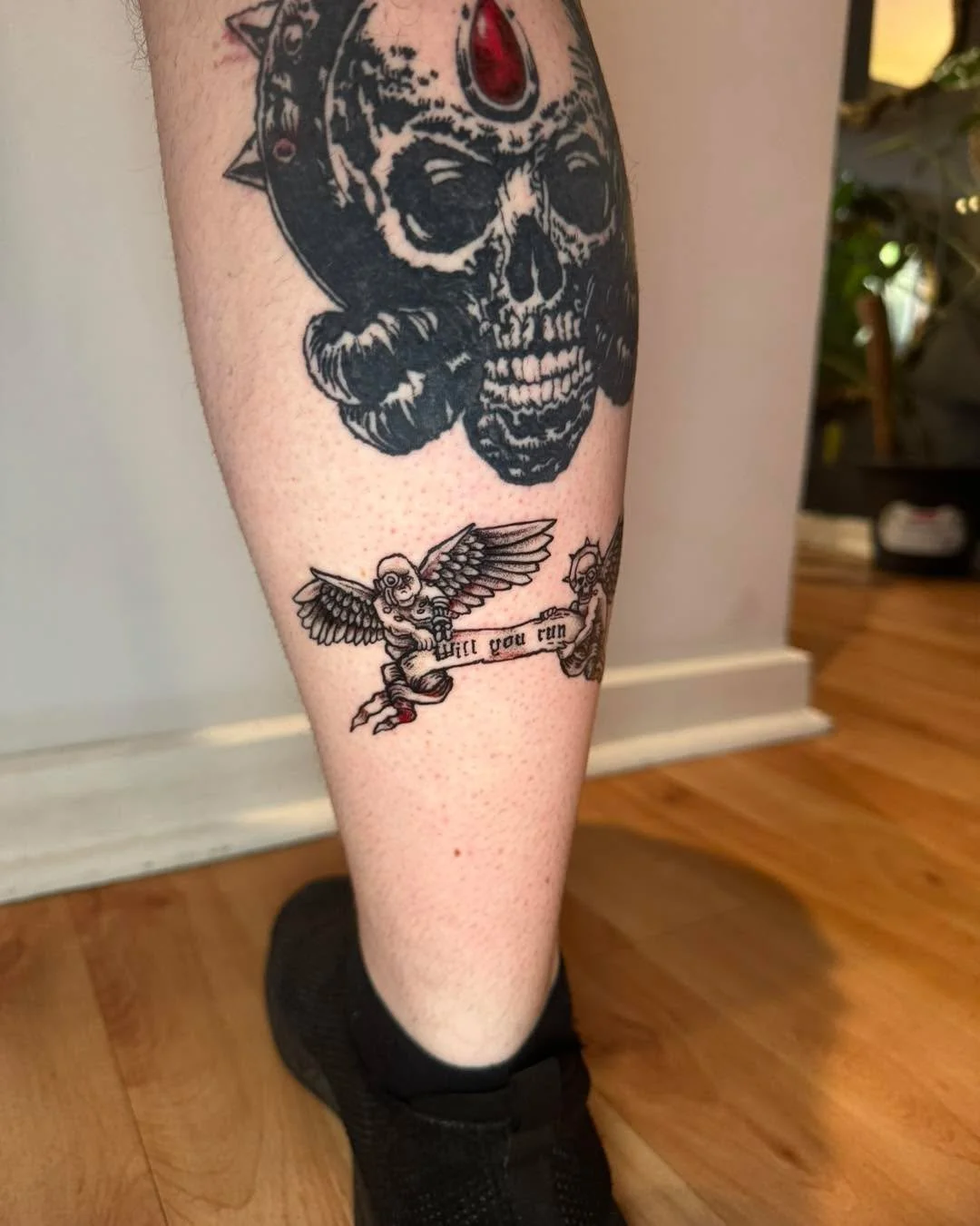 Such a fun little addition added to this clients collection by @saturnine_ttt 👏 Peep the healed piece also by Sam right above this one! 👀

Sam has a few spots available as early as this week so send us a DM with your ideas and skip the wait! ❤️&zwj