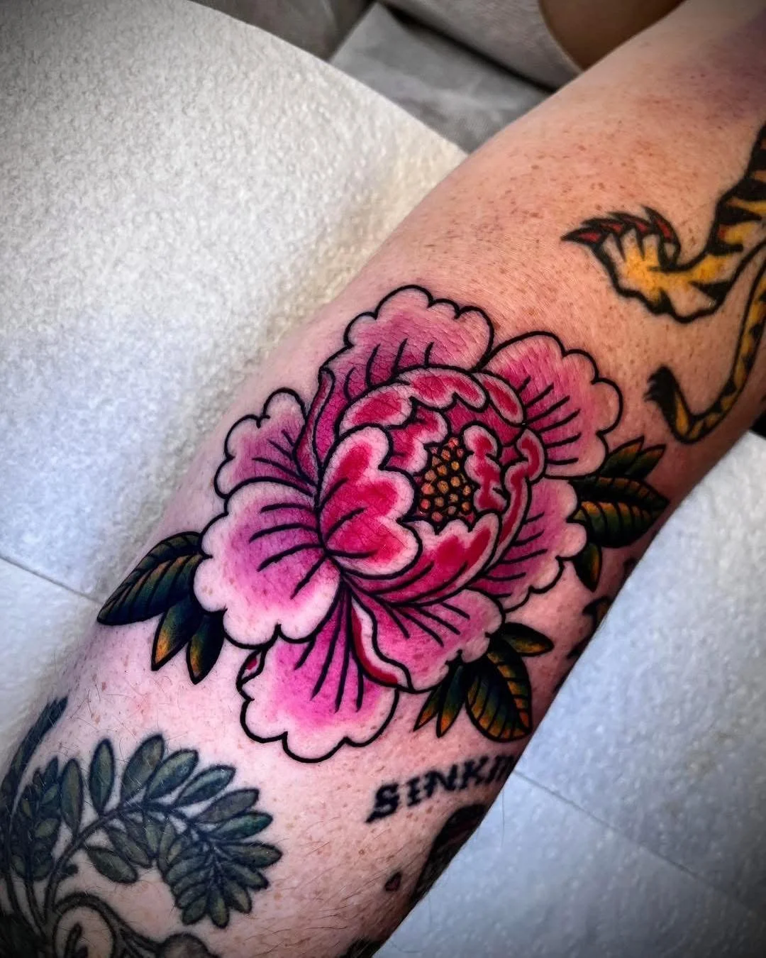 Lil bit of colour from @lkw_tattoos 👀 Swipe to see what he&rsquo;s been up to lately! 

Liam&rsquo;s books are full until the end of July at the moment and are filling up faster and faster, so send us a DM to get in and avoid waiting! ❤️&zwj;🔥

#ta