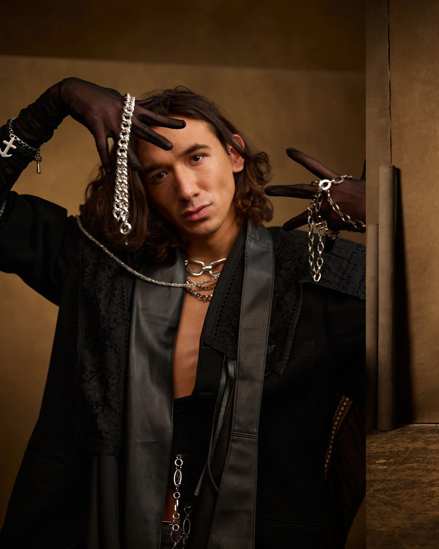 Magic, mystery, mood - you never know what you're going to find when you start a shoot like this. 
I'm finally getting to these images from January(!!) at the incredible @jonnycreative's Denver portrait workshop. I've had a busy spring relocating and