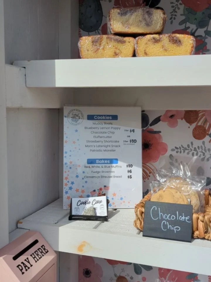 Red, White &amp; Yum 🇺🇸🍪
The cart is back and stocked with fresh cookies and sweet treats ready for your holiday weekend! 

📍SAT&ndash;MON | 9&ndash;8 | 146 Autumn Drive, Poland
💵 Cash &amp; Venmo
🧁 Self serve