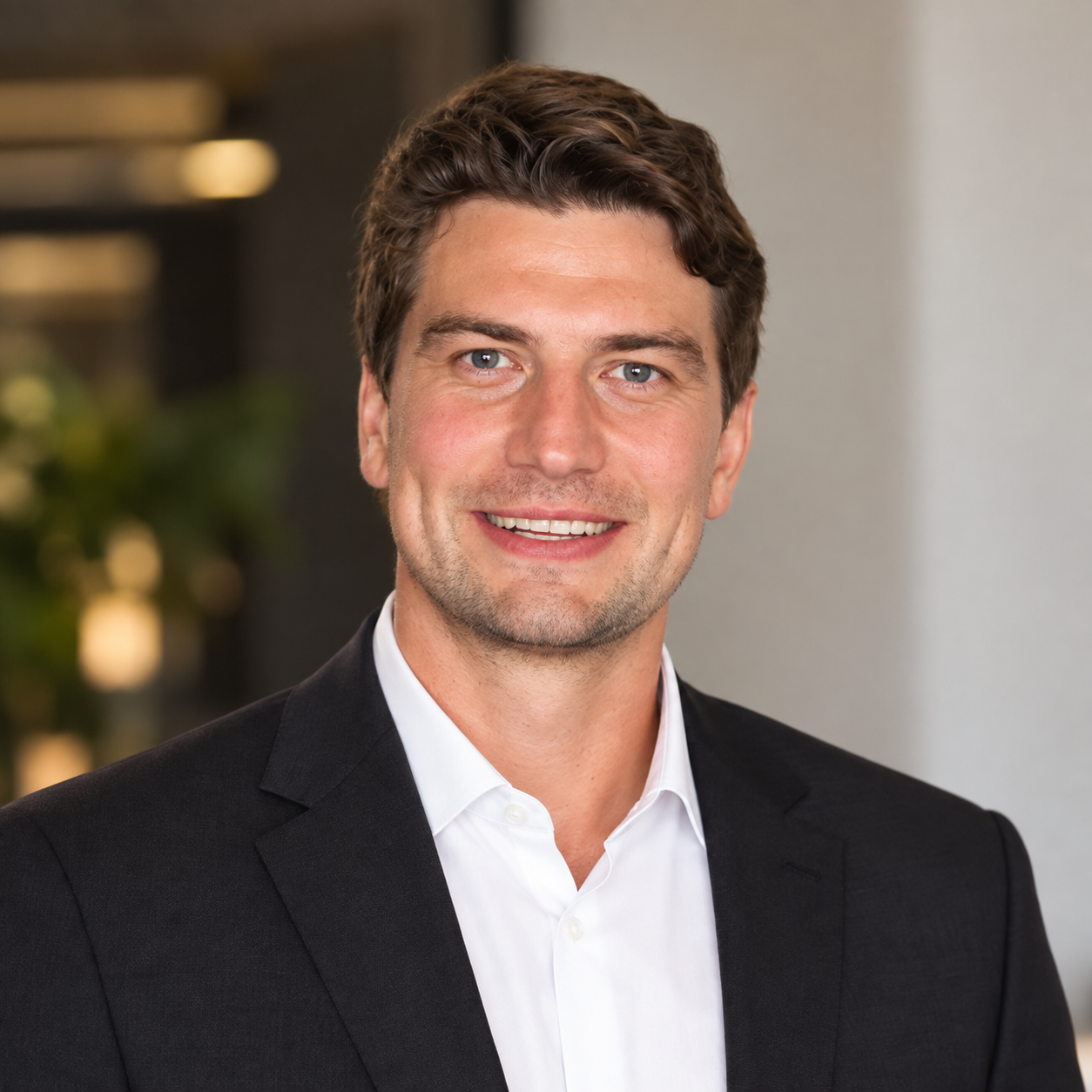 Darren Huck, real estate agent serving Toronto and Muskoka, professional headshot