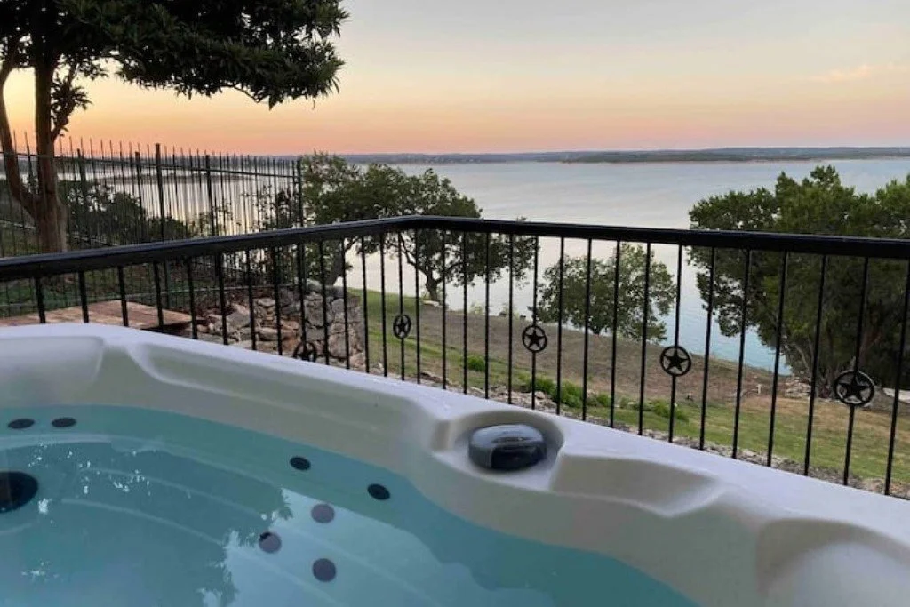 Hot Tub Amenity.jpg