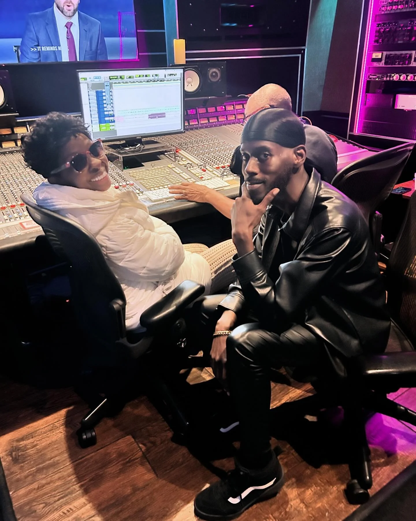 Making history, magic, &amp; music all at the same time with my fav, GLADYS KNIGHT! ❤️🐐
&bull;
&bull;
#GladysKnight #InTheStudio #LA #Avehre #AvehreInc #paramountstudios #EmpressOfSoul