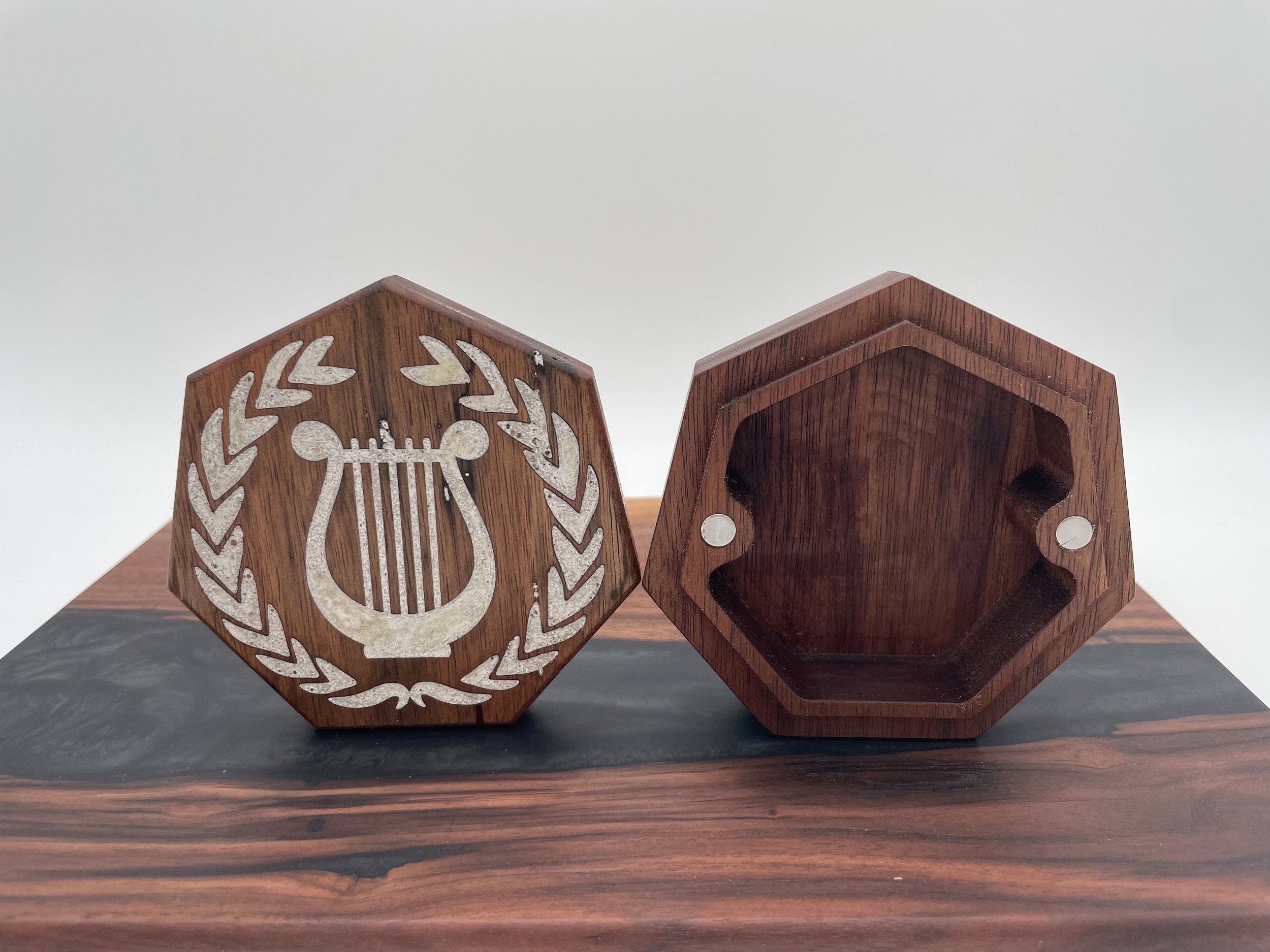 bard dnd dice box silver mica inlay black walnut.jpeg