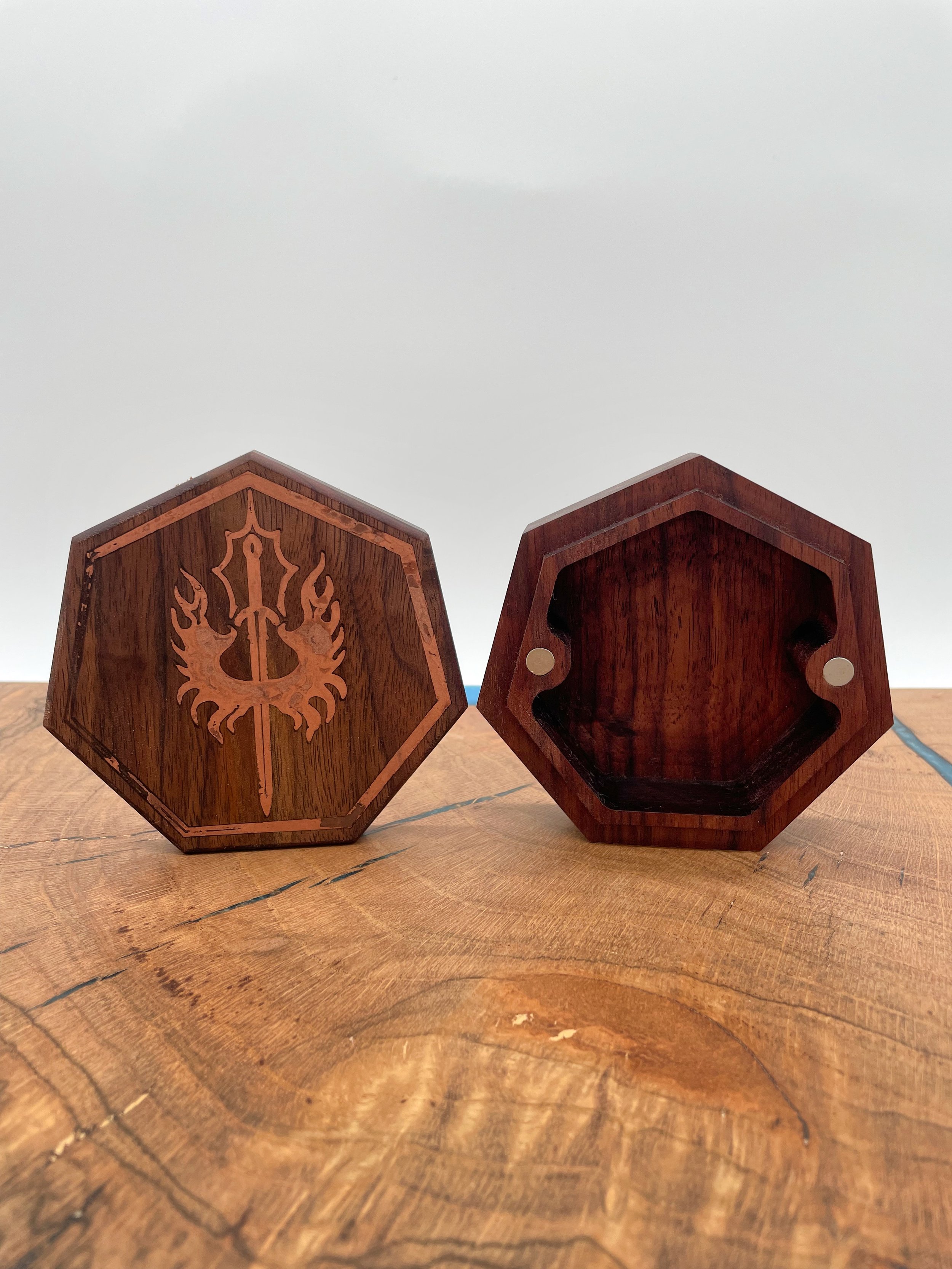 paladin copper inlay dnd dice box case dnd walnut.jpeg