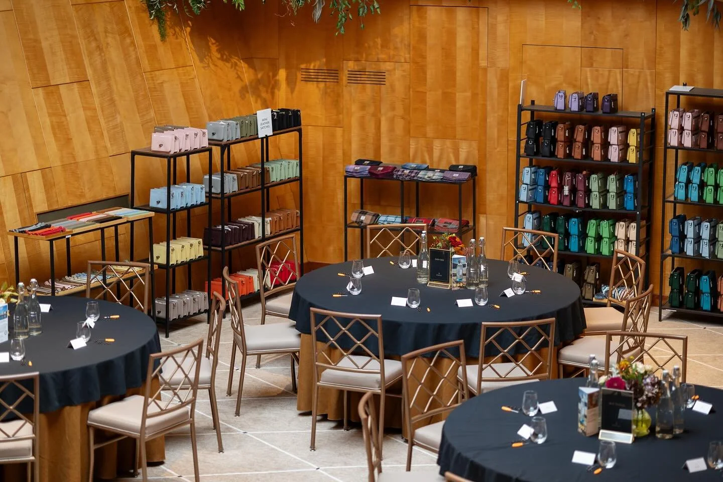 #islanderuk #islanderukltd #islanderworkshopexperience #fingaledinburgh #harristweed #interiorphotography #eventphototography