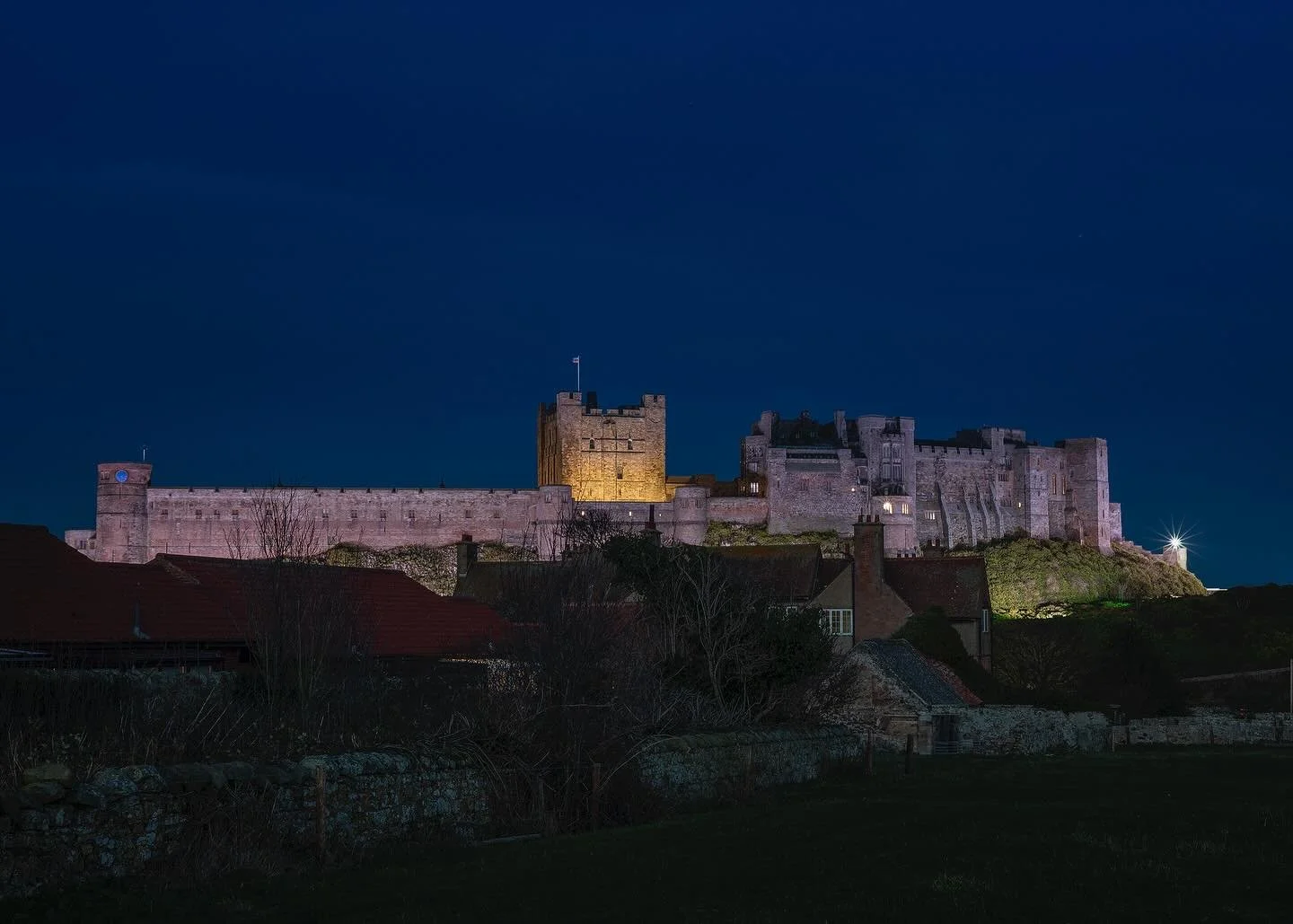 #happynewyear #bamburgh #bamburghcastle #northumberland #bamburghatnight #bamburghcastleatnight #travelphotography #travelphotographer #visitengland #englishcastle