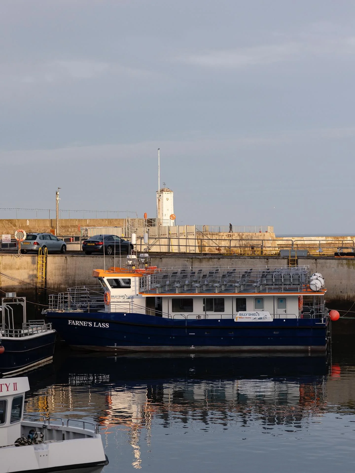 #seahouses #seahousesharbour #northumberland #northumberlandcoast #visitengland #visitnorthumberland #billyshiels #billyshielsboattrips #lighthouse #lighthousesofinstagram