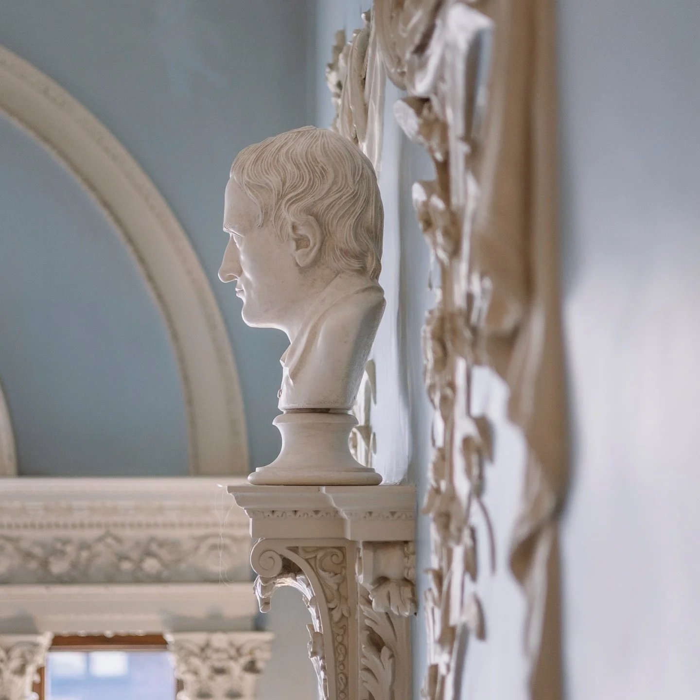 Fairfax House in York had some natural daylight coming in the staircase area. Loved the ornate details. #fairfaxhouse #fairfaxhouseyork #georgianarchitecture #georgianinteriors #interiorphotographer