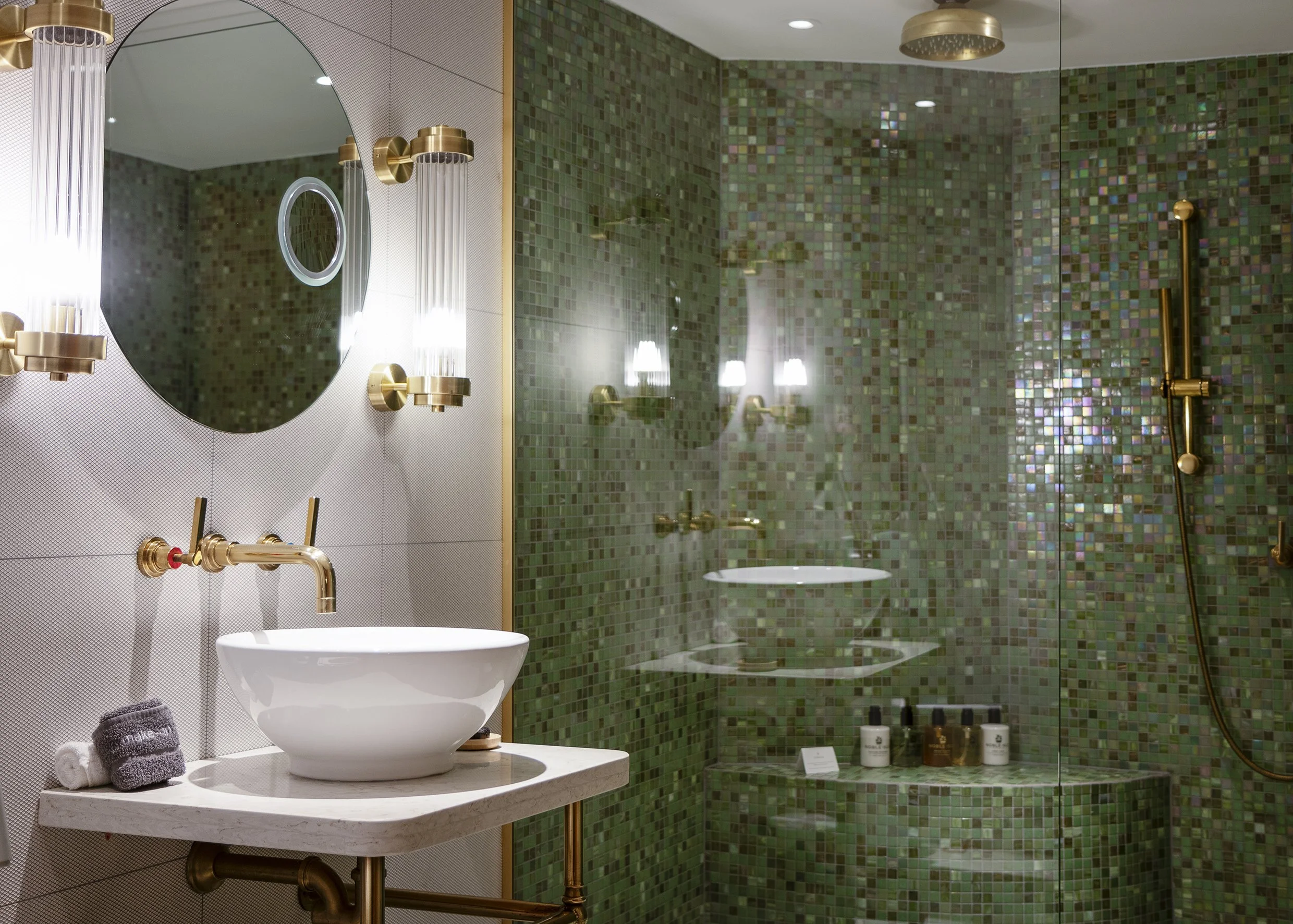 Fingal Accesible Cabin Bathroom.jpg