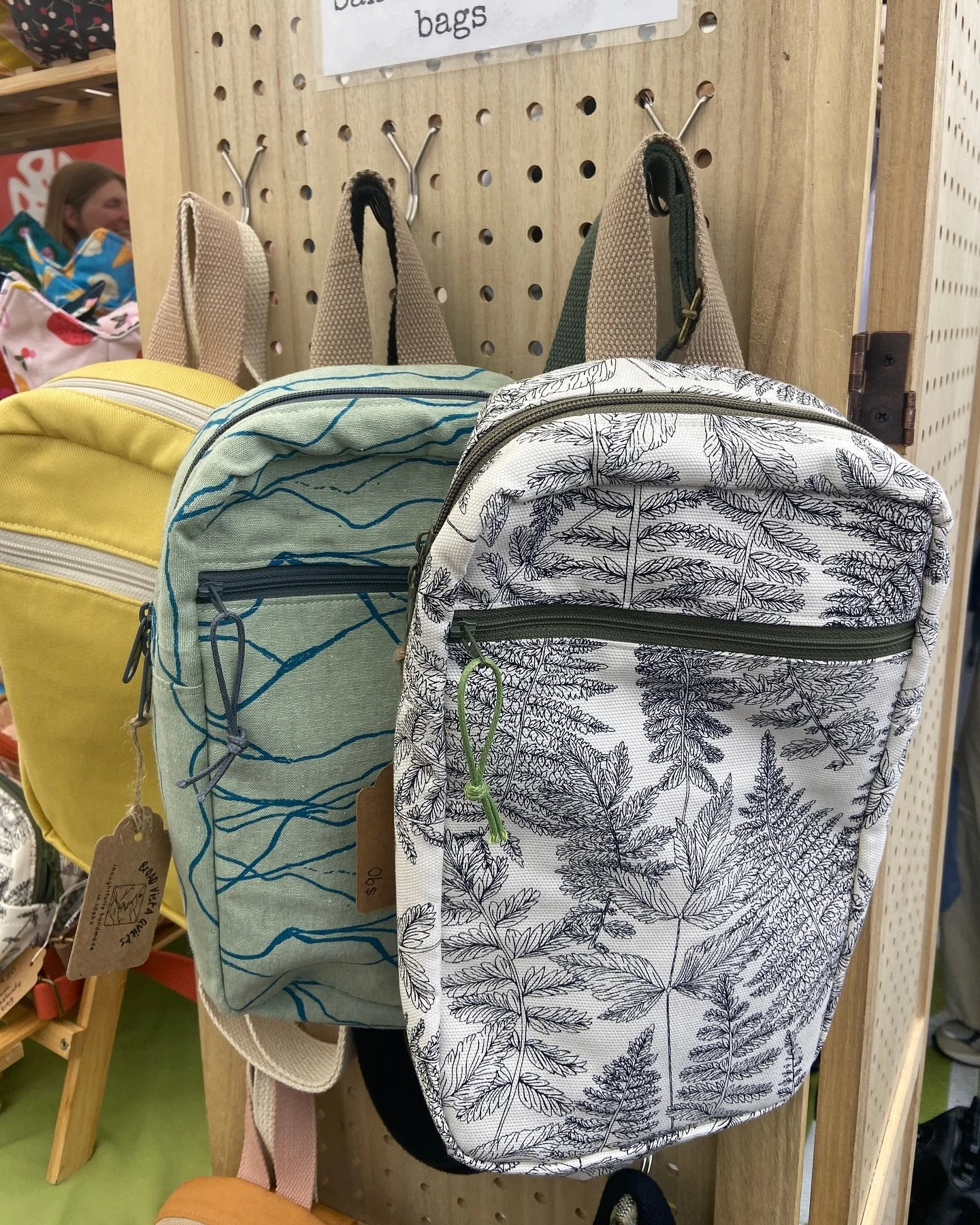 Are you coming to the @sawtoothfestival next weekend? If so, you can still buy these slings bags! Somehow this fern bag is STILL for sale, despite lots of folks checking it out at each market over the past year or so! Over the next week I&rsquo;ll be
