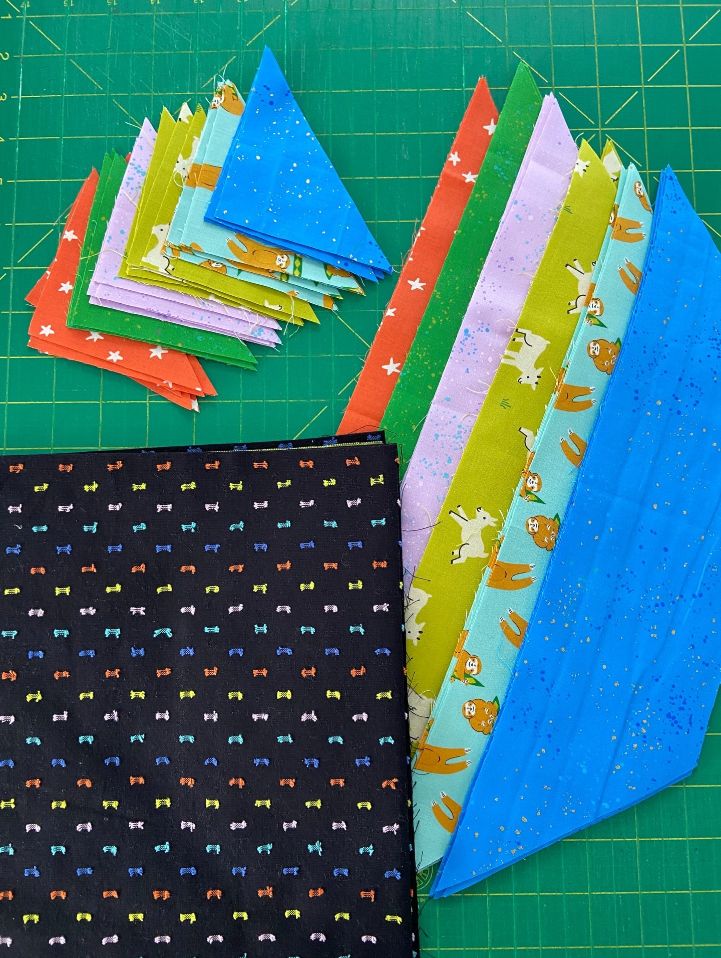 I got all of my fabric cut for a #ChurchWindowQuilt by @loandbeholdstitchery, started piecing and promptly stopped because my seams and pieces weren&rsquo;t lining up. Now I&rsquo;m stuck, not sure I have the patience to keep going with the project f