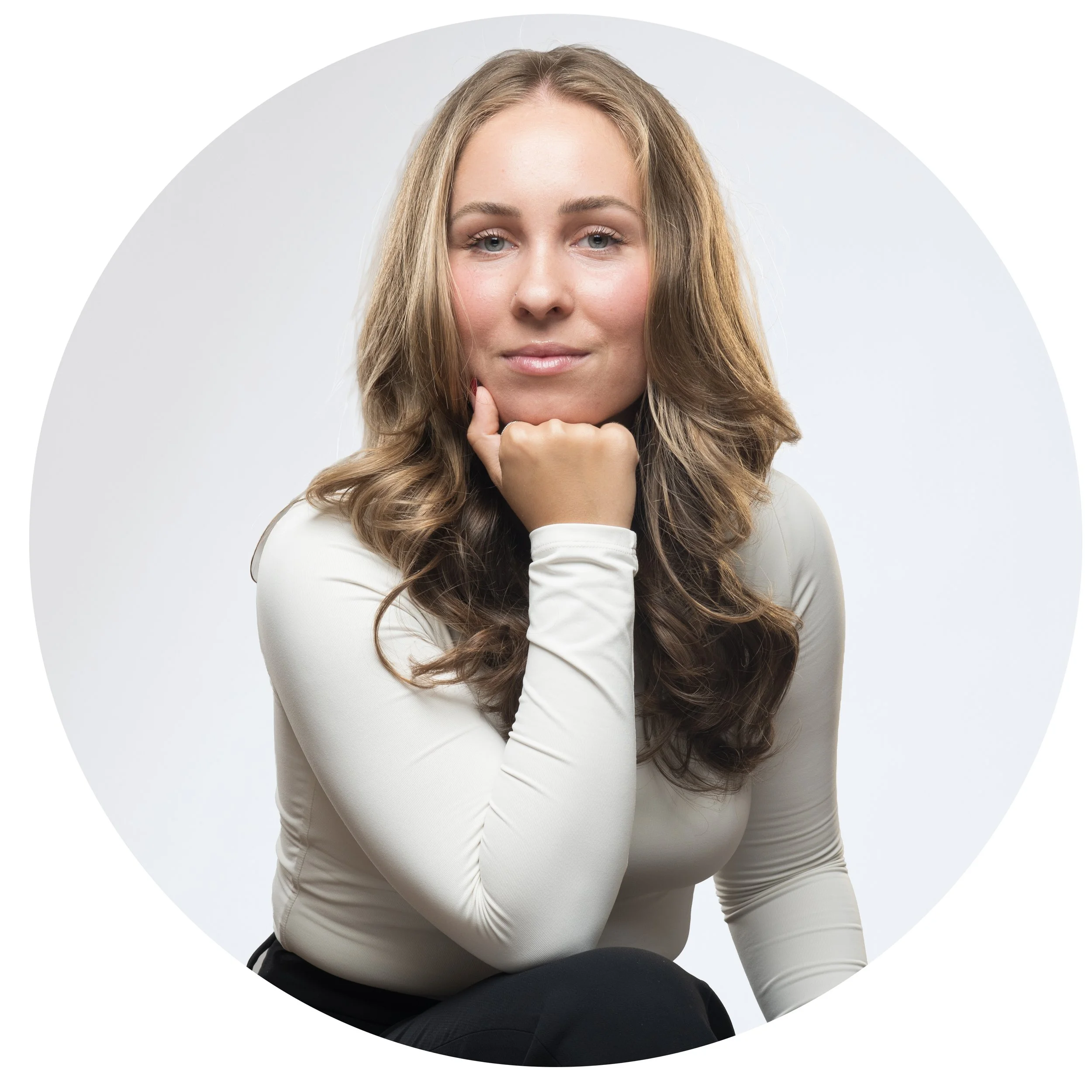 Délia Bagi Registered Psychotherapist Virtual Therapy Ontario