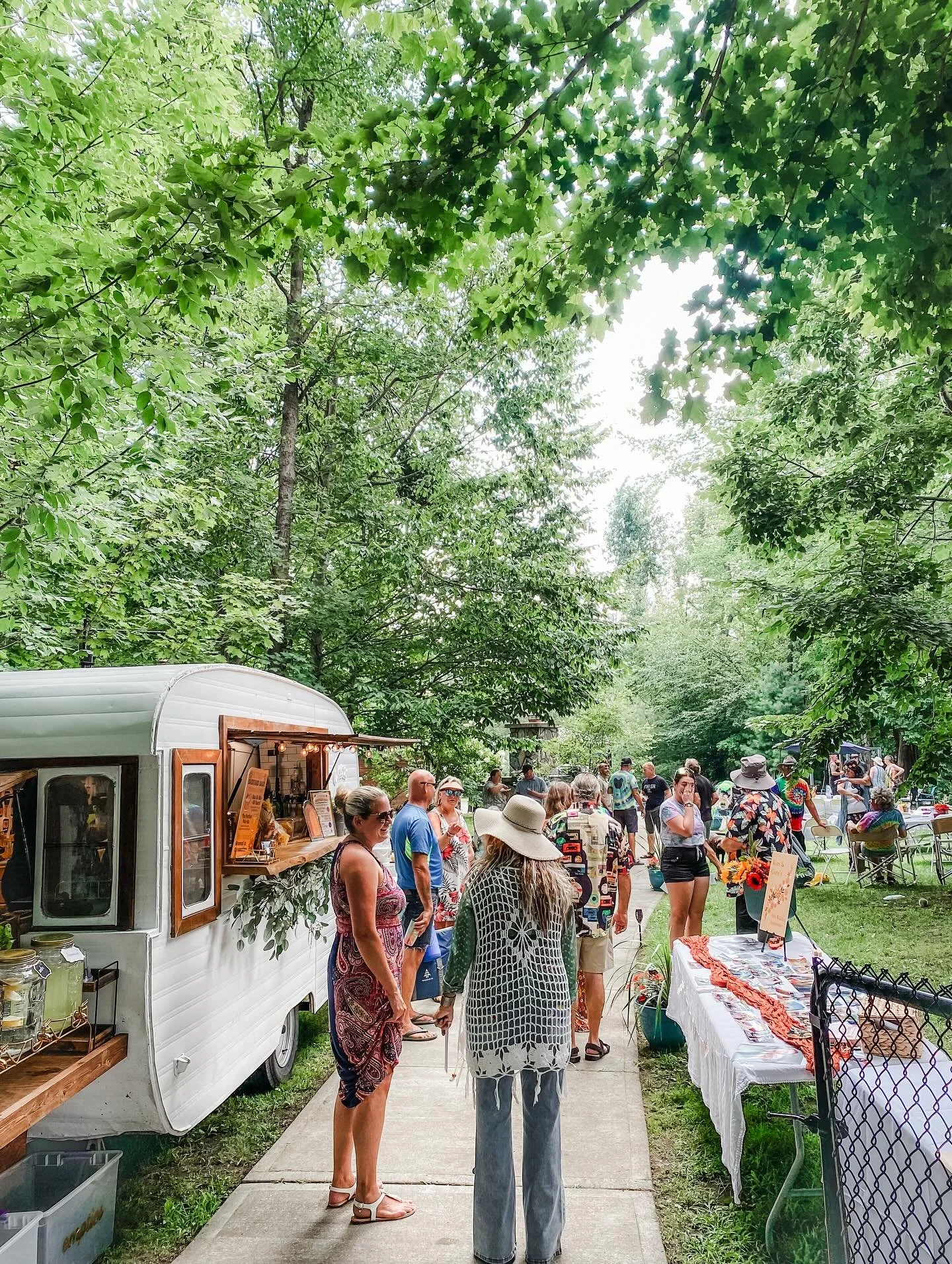 We were honoured to be a part of a lovely wedding celebration this past Saturday AND a 50th anniversary party on Sunday. It was the perfect weekend to celebrate love stories - new and old - full of refreshing cocktails and amazing people, and we can&