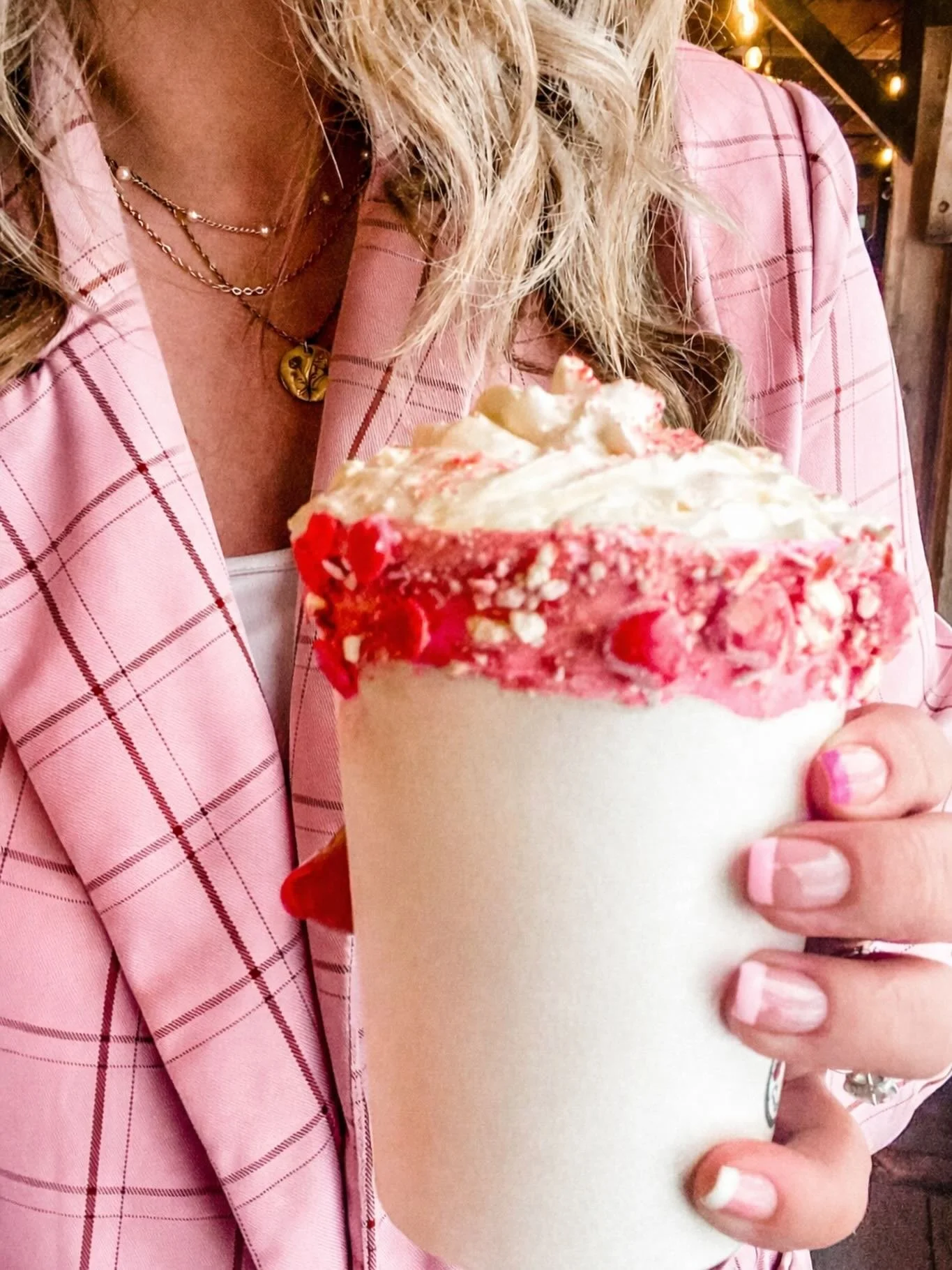 This cinnamon heart white hot chocolate is basically love in a cup ❤️ Happy Valentine&rsquo;s Day!