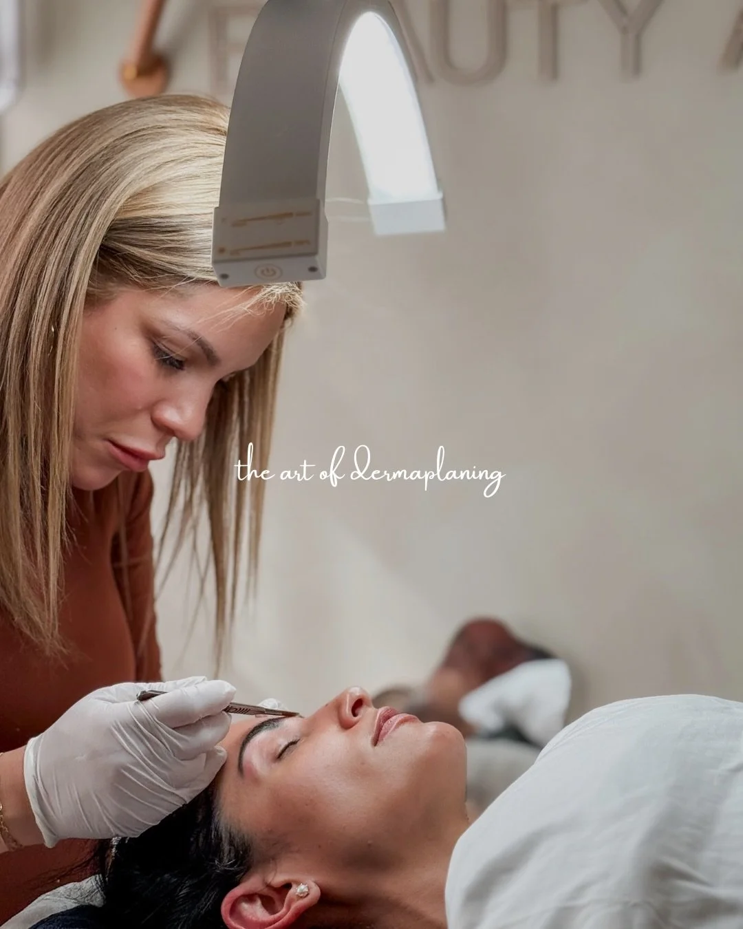 dermaplaning is a gentle, manual exfoliation that removes dead skin and peach fuzz from the surface of the skin.

the result? smoother texture, brighter tone, and better product absorption - all without chemicals or downtime. it&rsquo;s especially gr