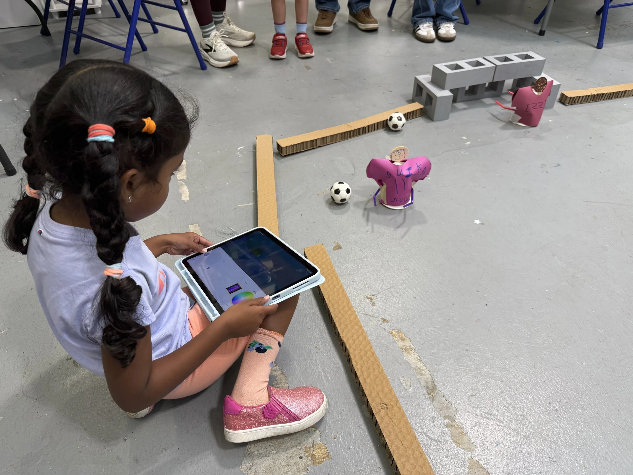 Kinetic Bots | Saturdays 11-12 ages 4-8