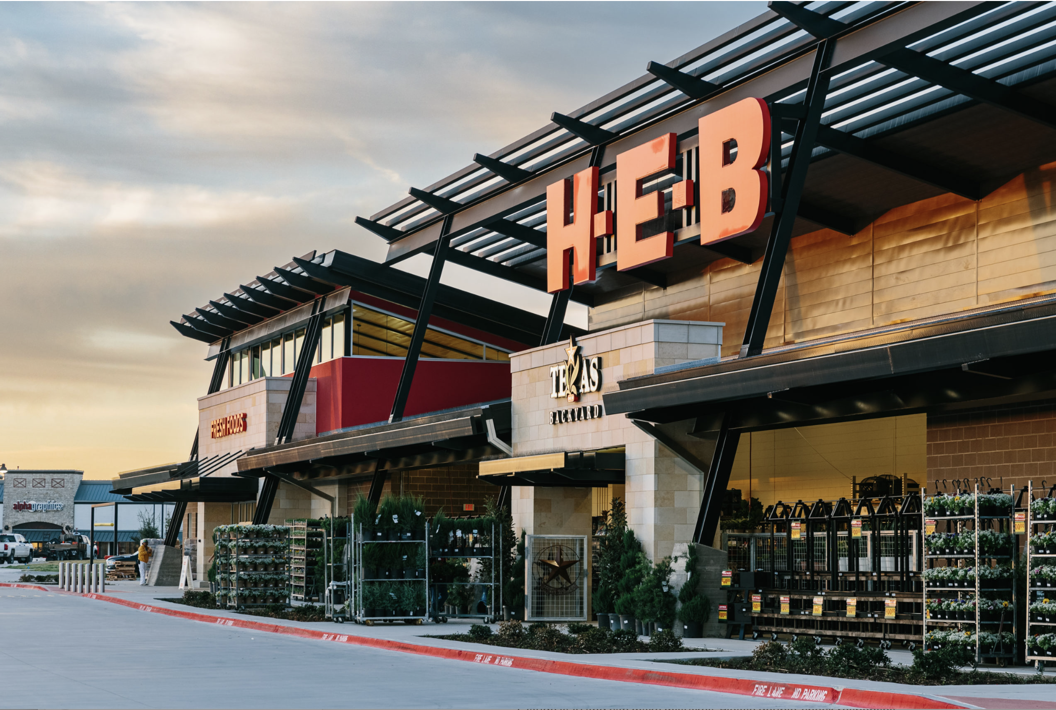 Front of H-E-B grocery store