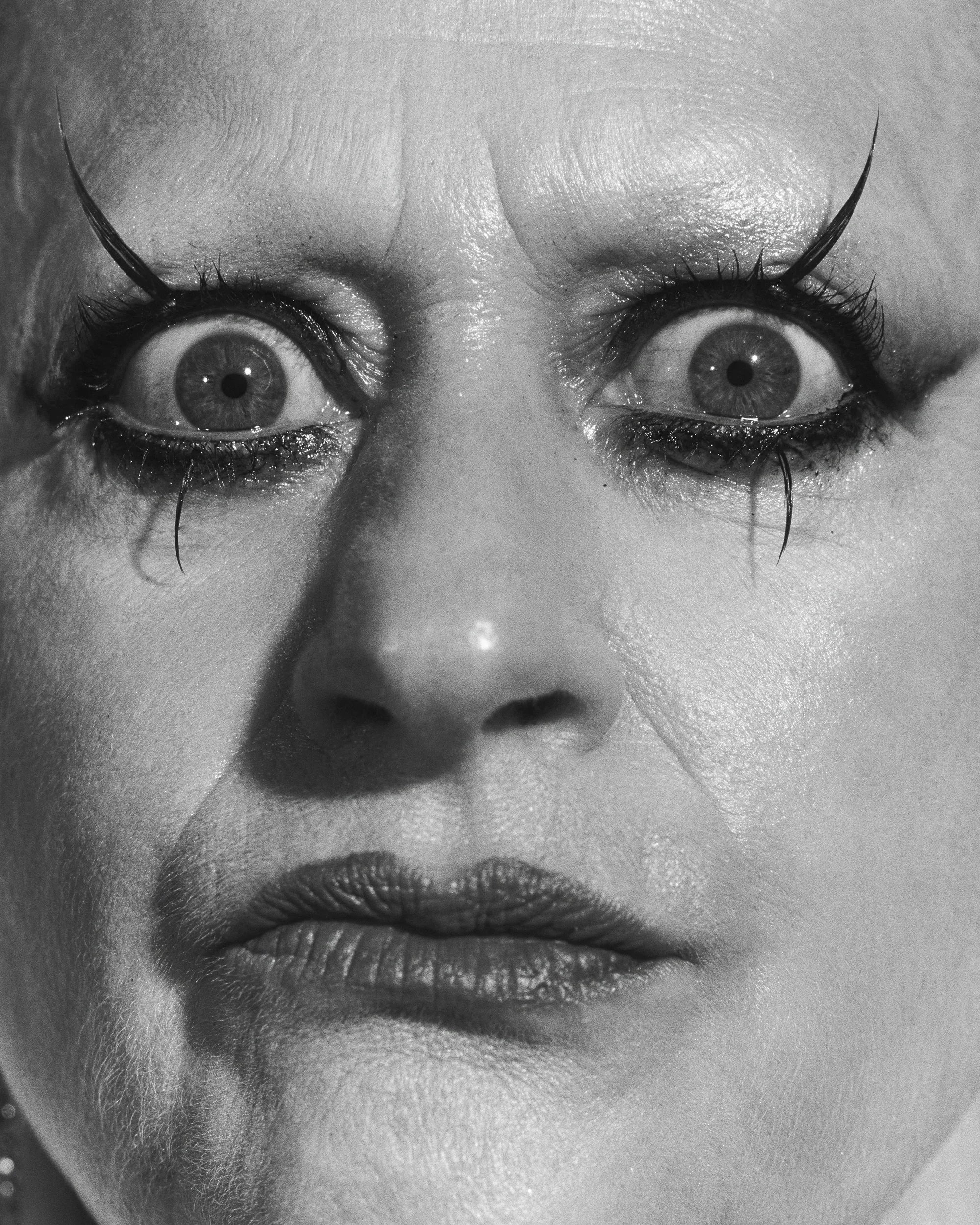 Peaches_Vmag_32560.jpg