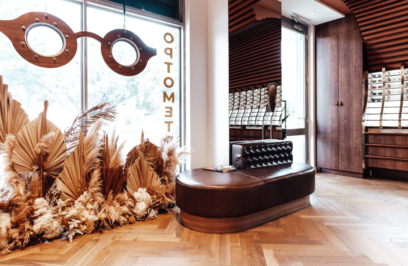 store image of manacle optometry that sells stylish eyewears