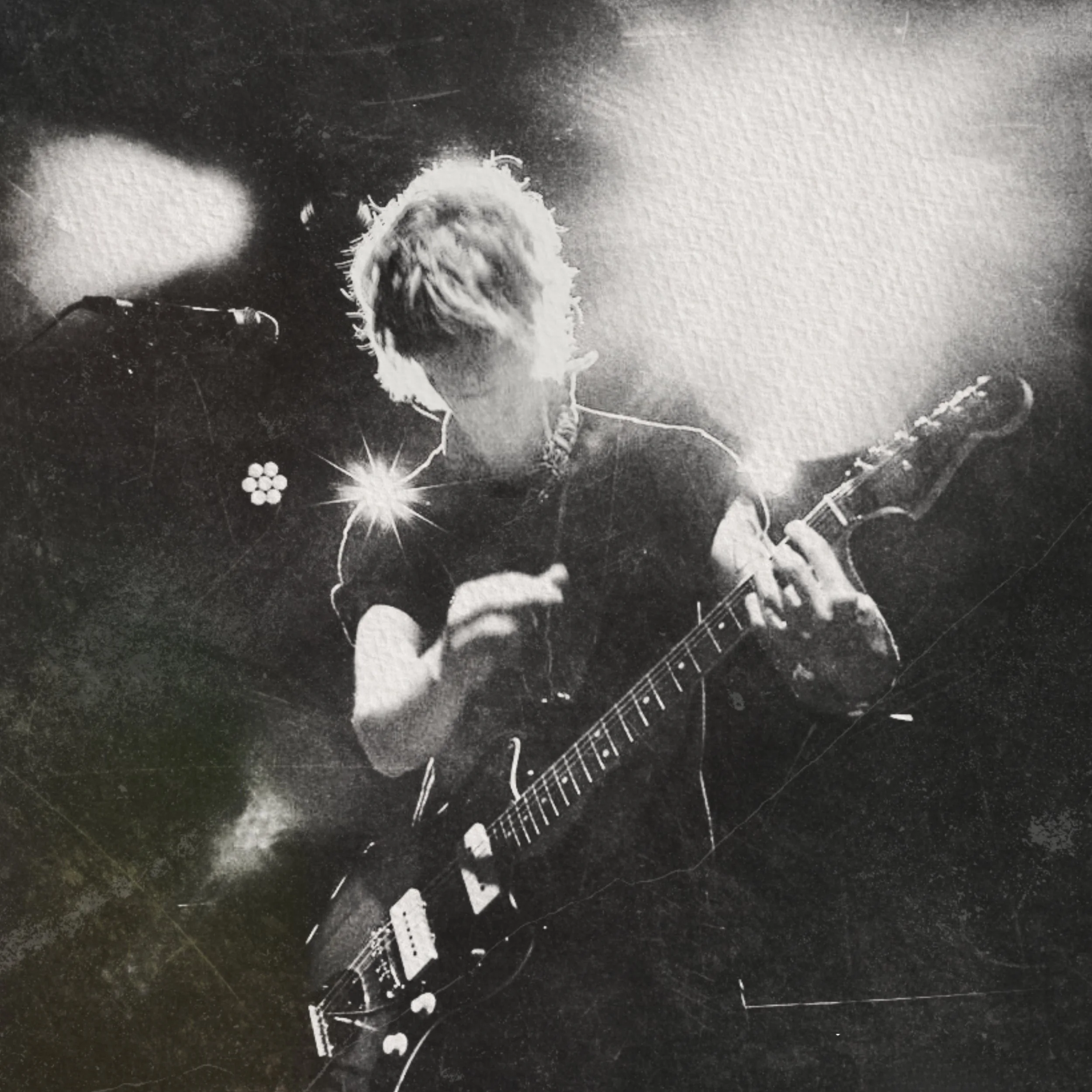 Thom Chapman performing live