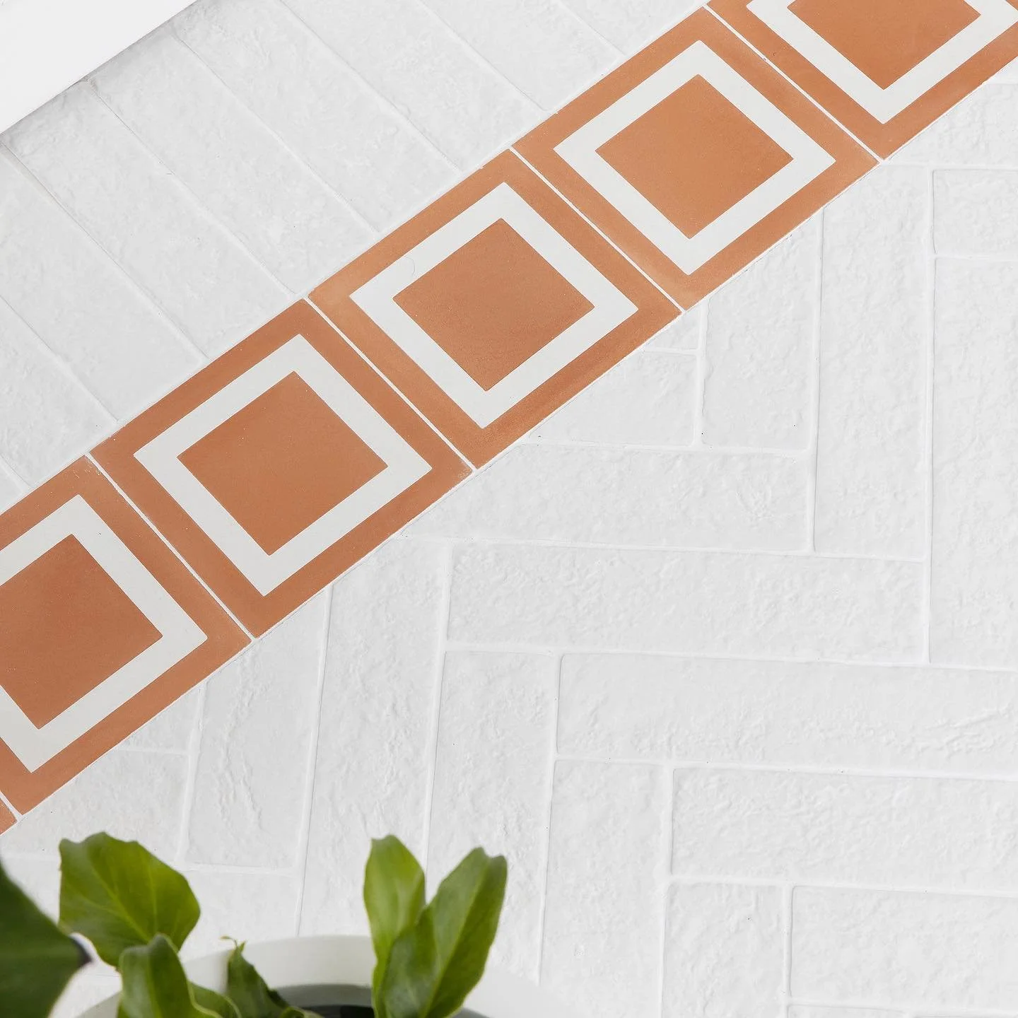 When tiles become a piece of art 💫Close up of our much loved front patio tiles at Tamarind Project 😍😍 

Who else is a serious tile lover ?? 🙋🏼&zwj;♀️🙋🏼&zwj;♀️

Build by us @adlarhomes 
Tiles @sunshineliving_tileandstone 
📸 @villastyling