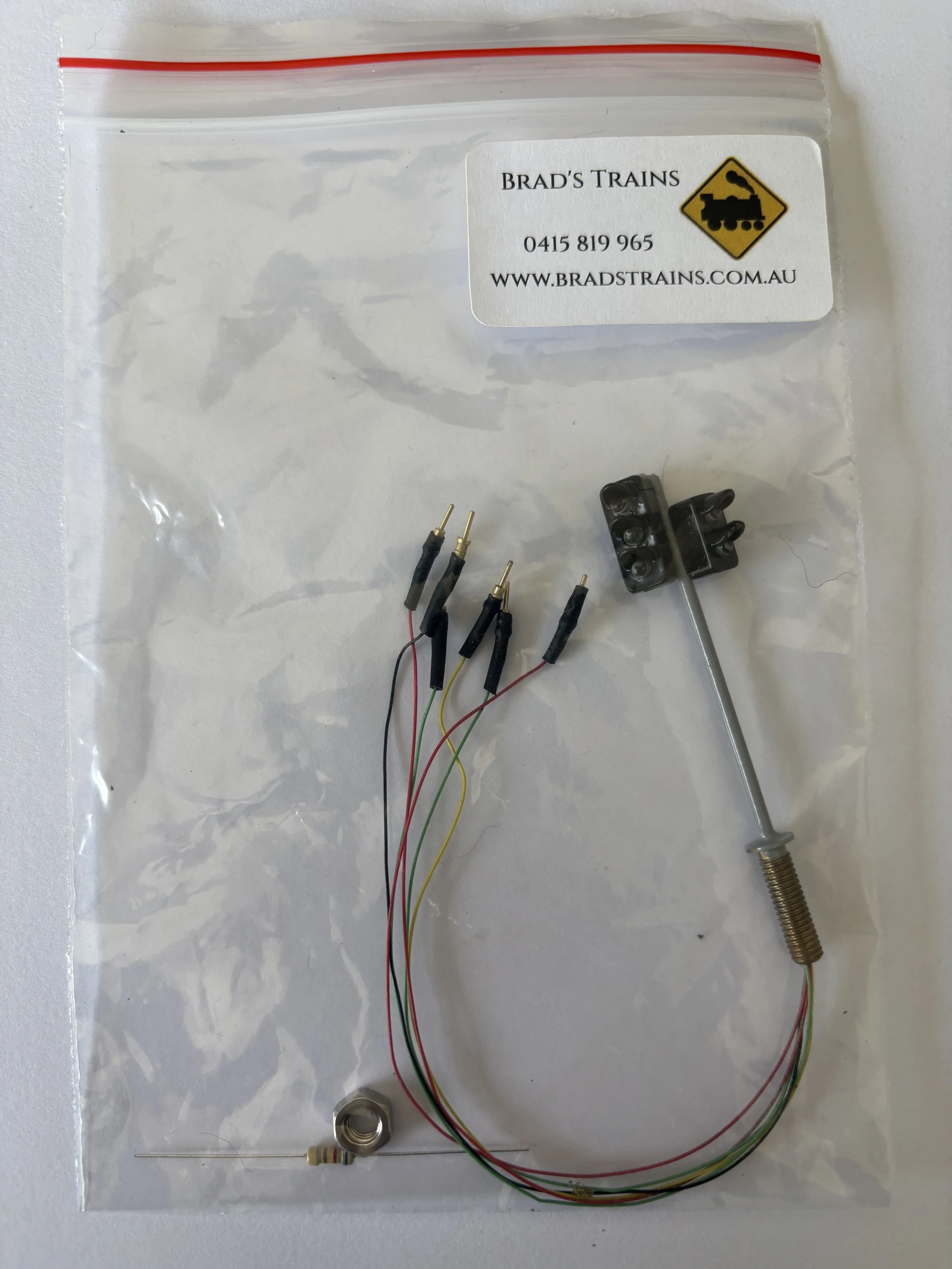 Traffic lights and walk signals mounted on pole (black)