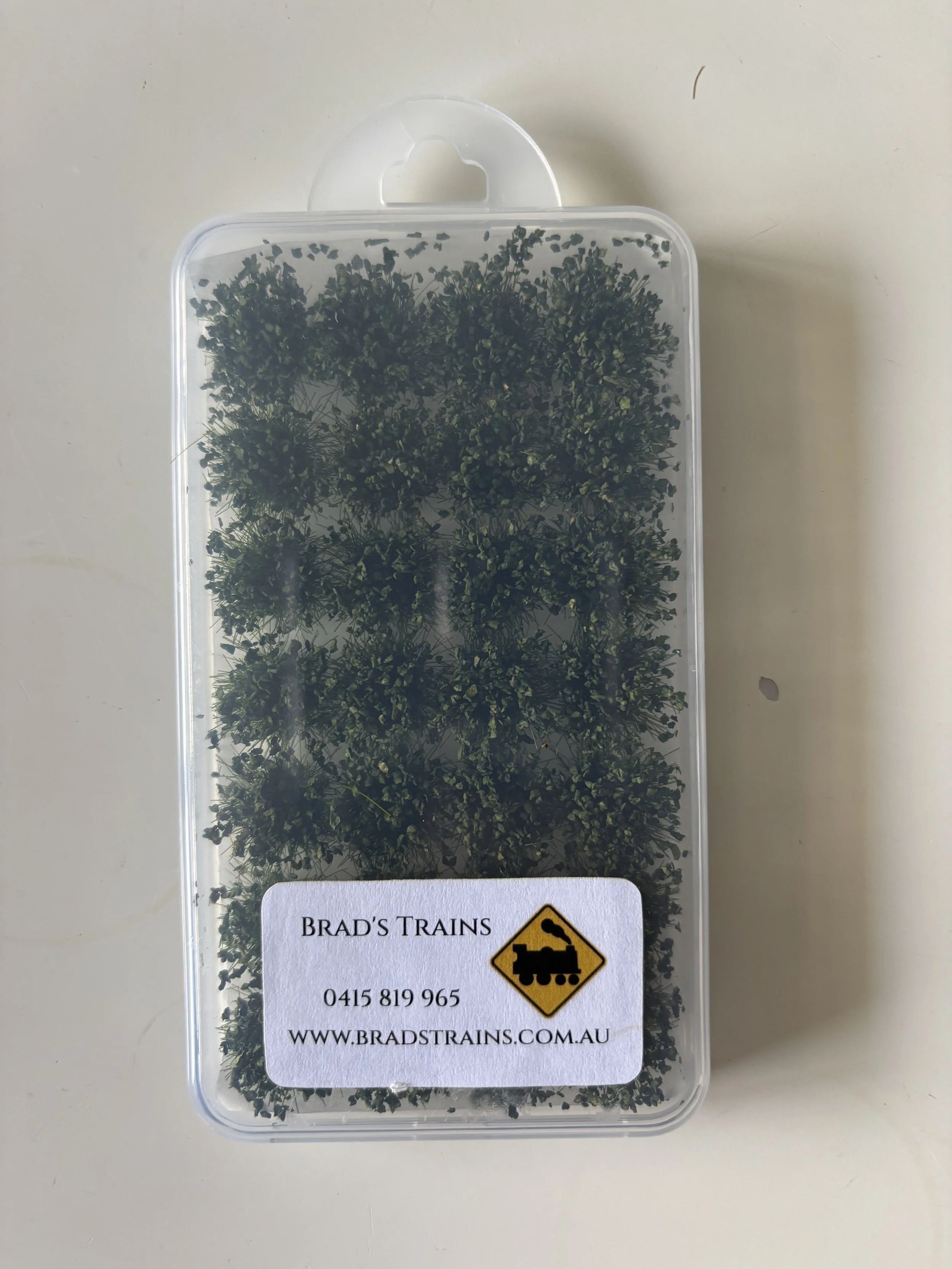 Australian style tufts with leaves (28 pack) - Dark Green