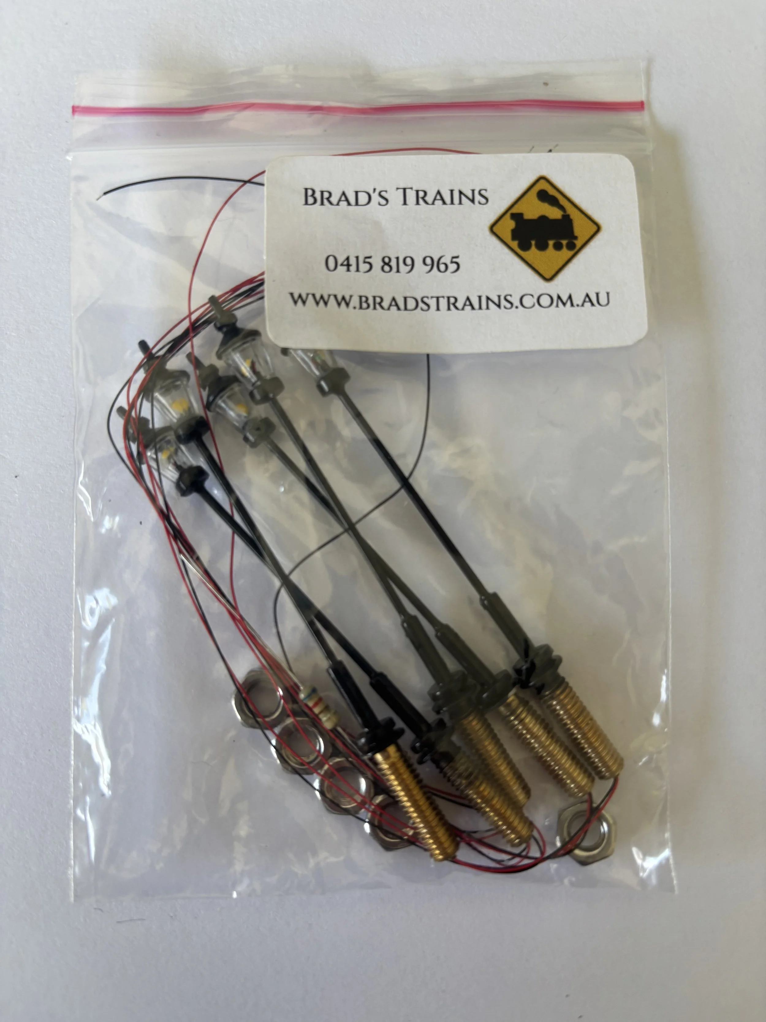 HO scale  Antique Lamppost - Black - Pack of 5