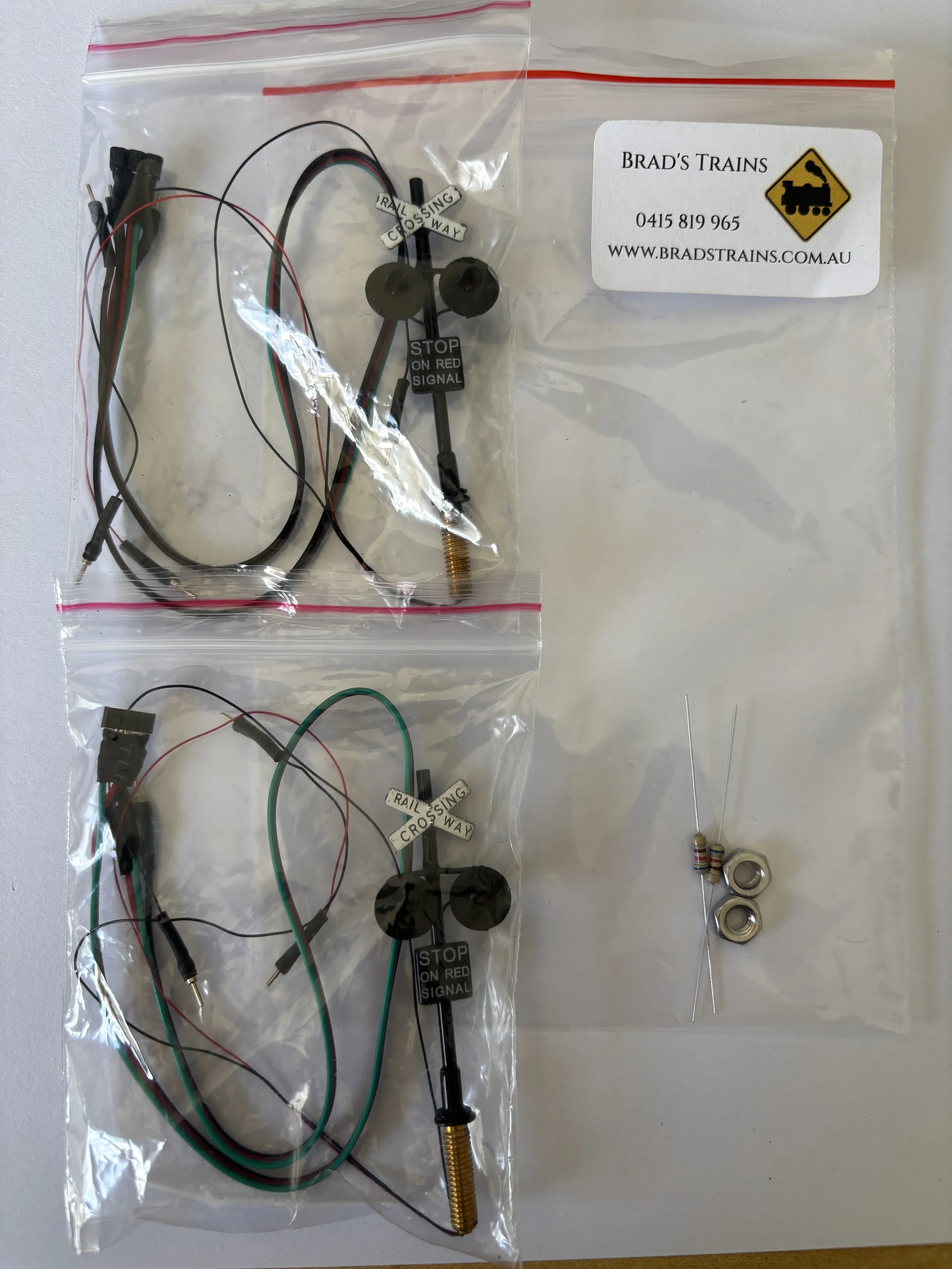 HO scale Crossing Signals (Lights one side) - Black - Pack of 2