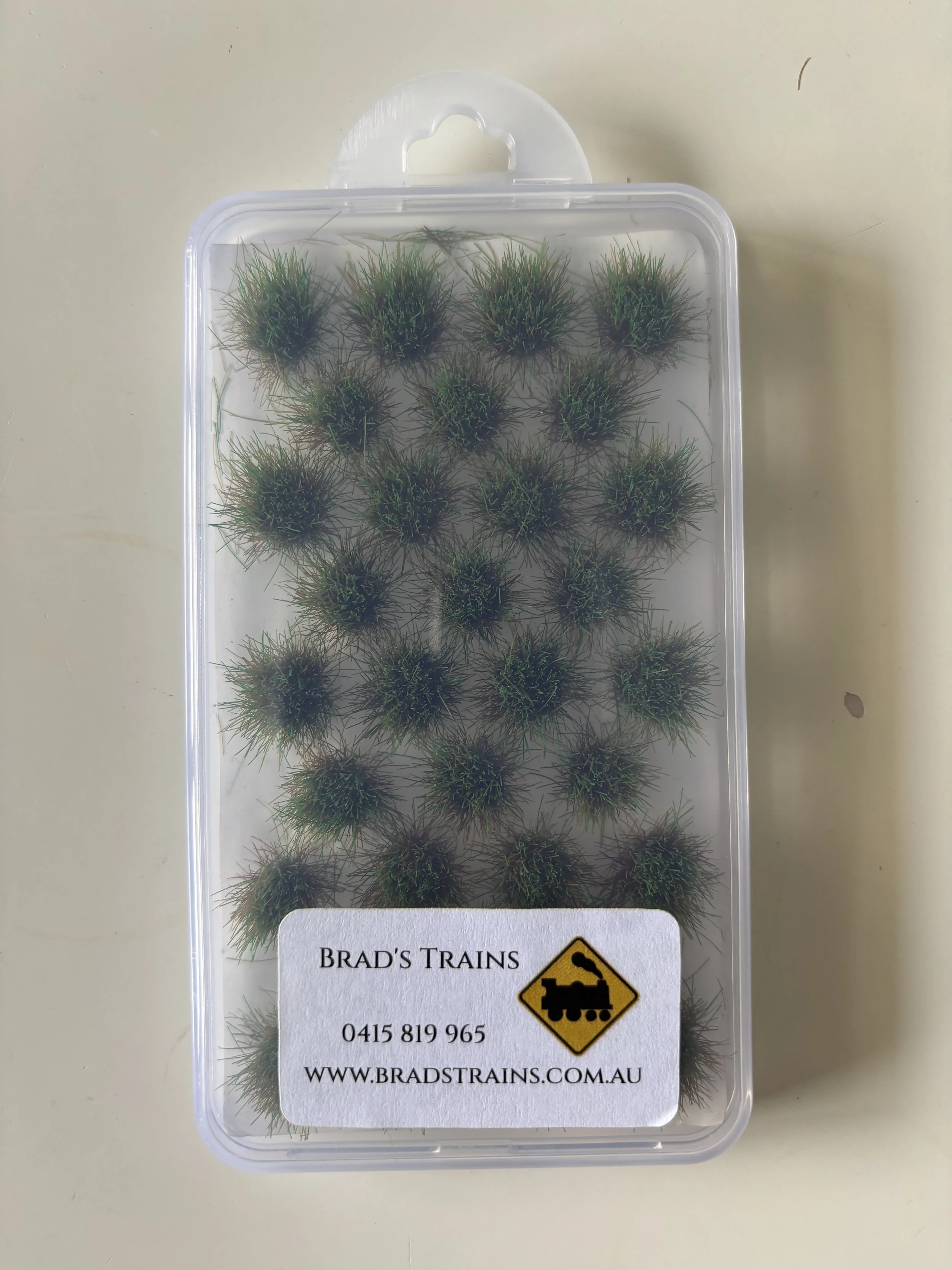 Australian style tufts (32 pack) - Dark Green