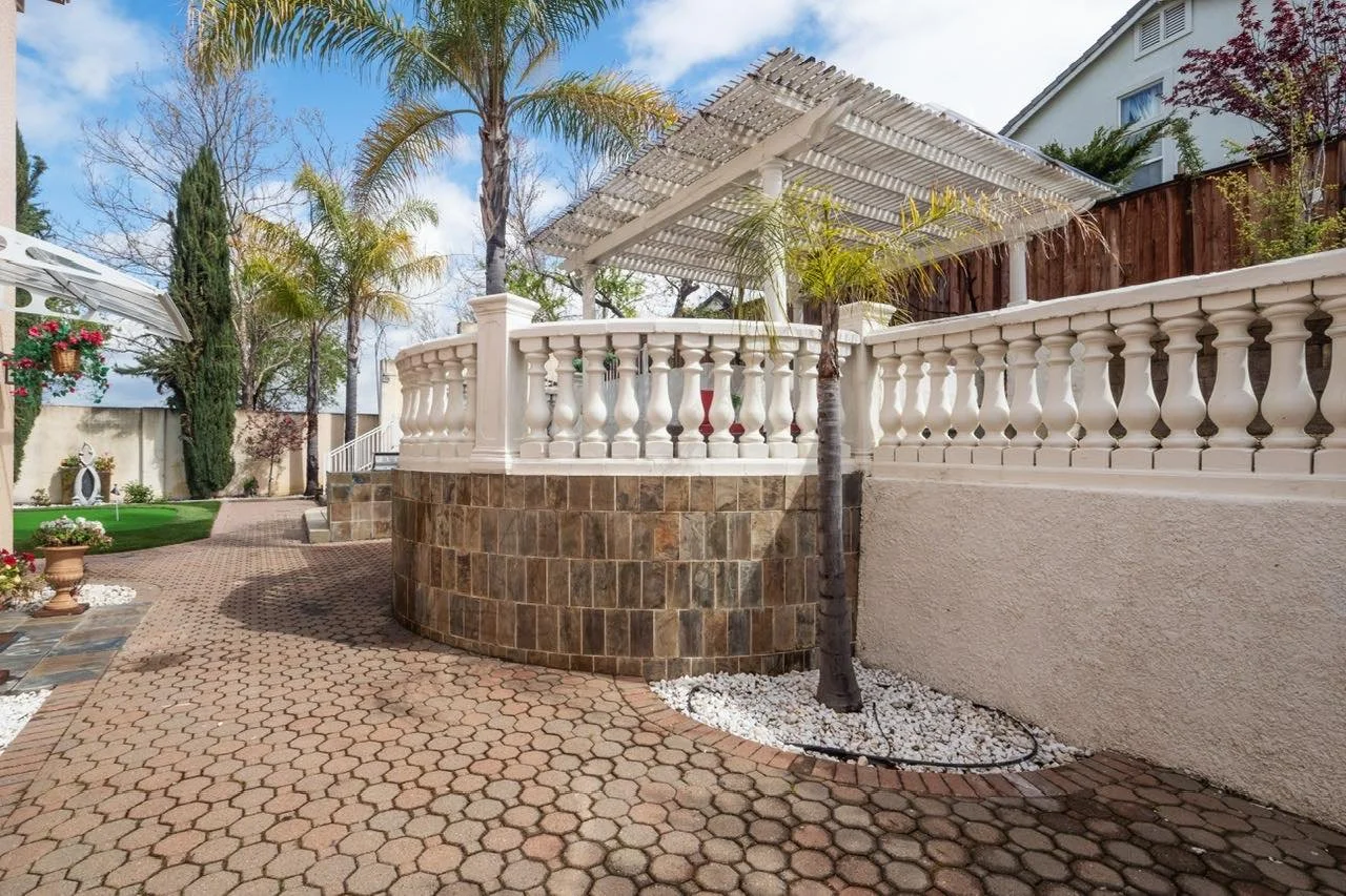 c8a10aef-3a33-4728-977f-a0f81de780e6.jfif