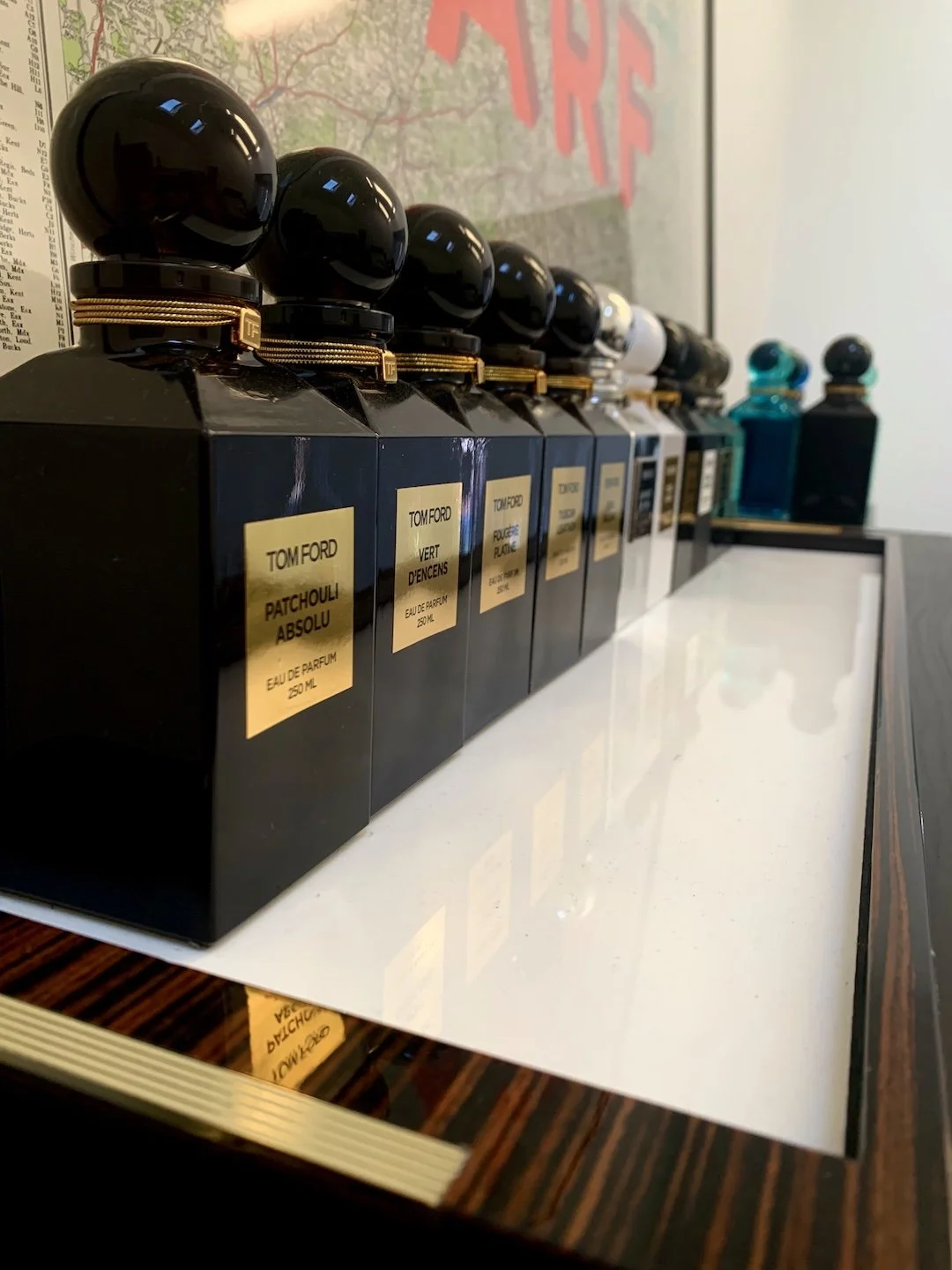 Tom Ford Parfum retail display